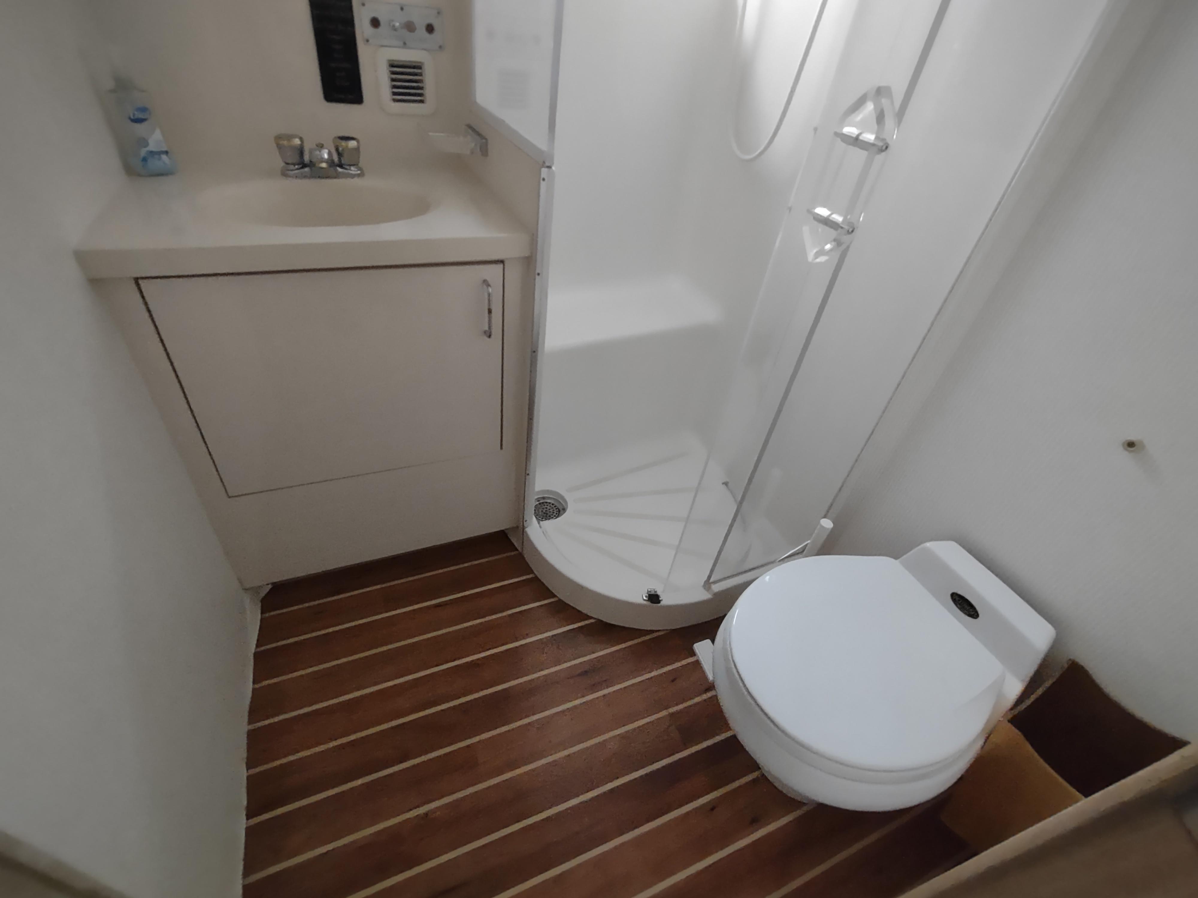 Hatteras-52 Cockpit Motor Yacht 1995 -OH-US-9363591 | Thumbnail