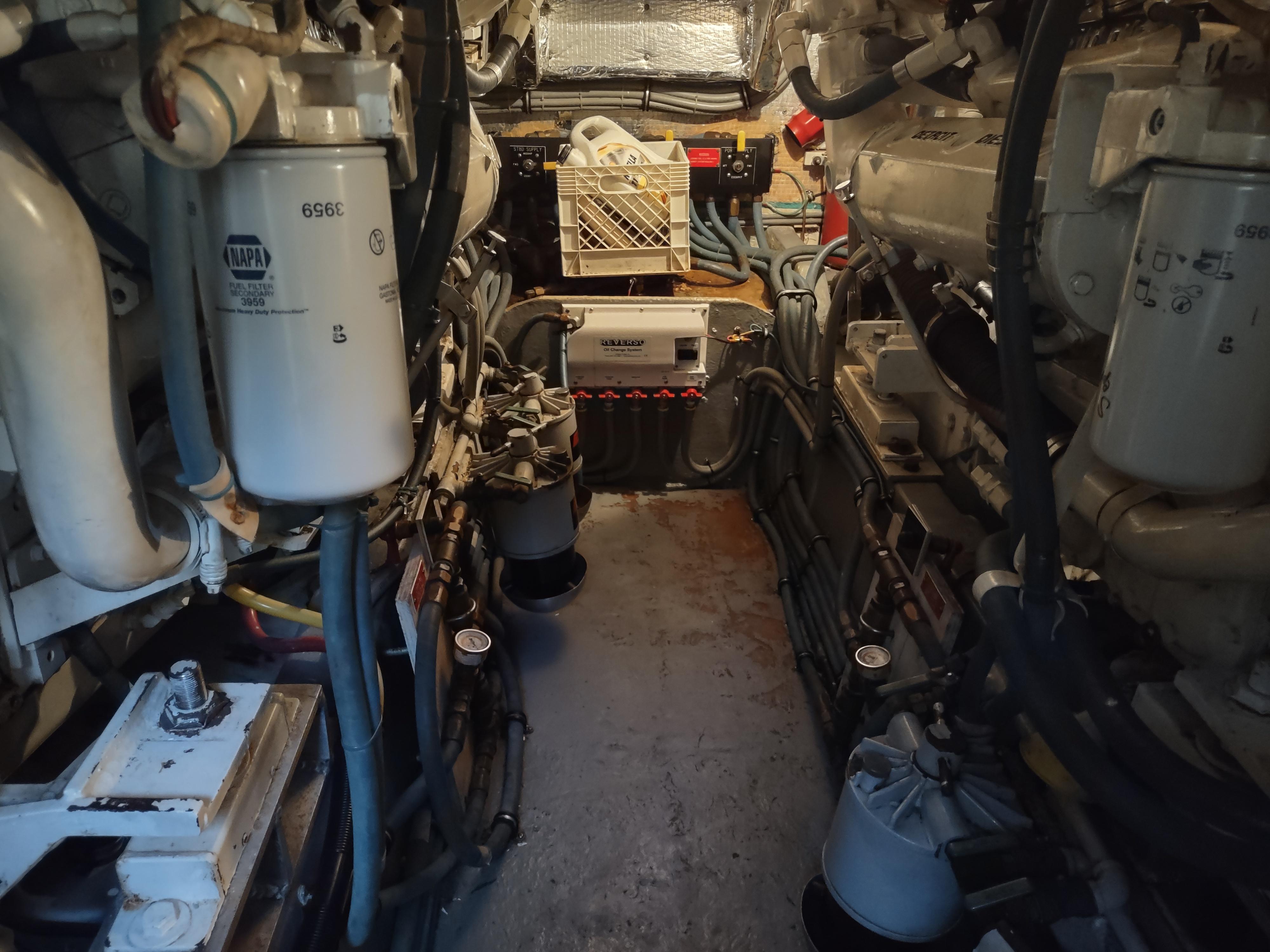 Hatteras-52 Cockpit Motor Yacht 1995 -OH-US-9363591 | Thumbnail