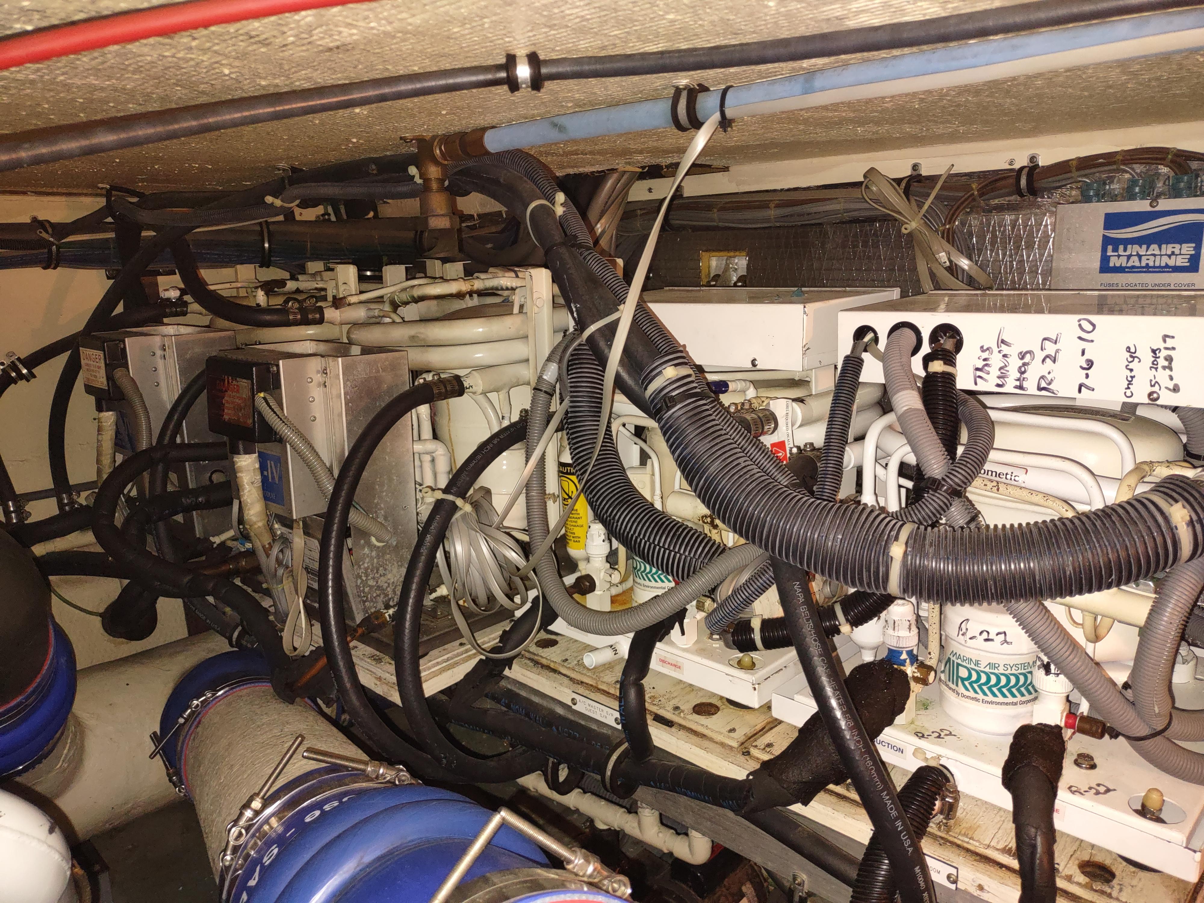 Hatteras-52 Cockpit Motor Yacht 1995 -OH-US-9363591 | Thumbnail