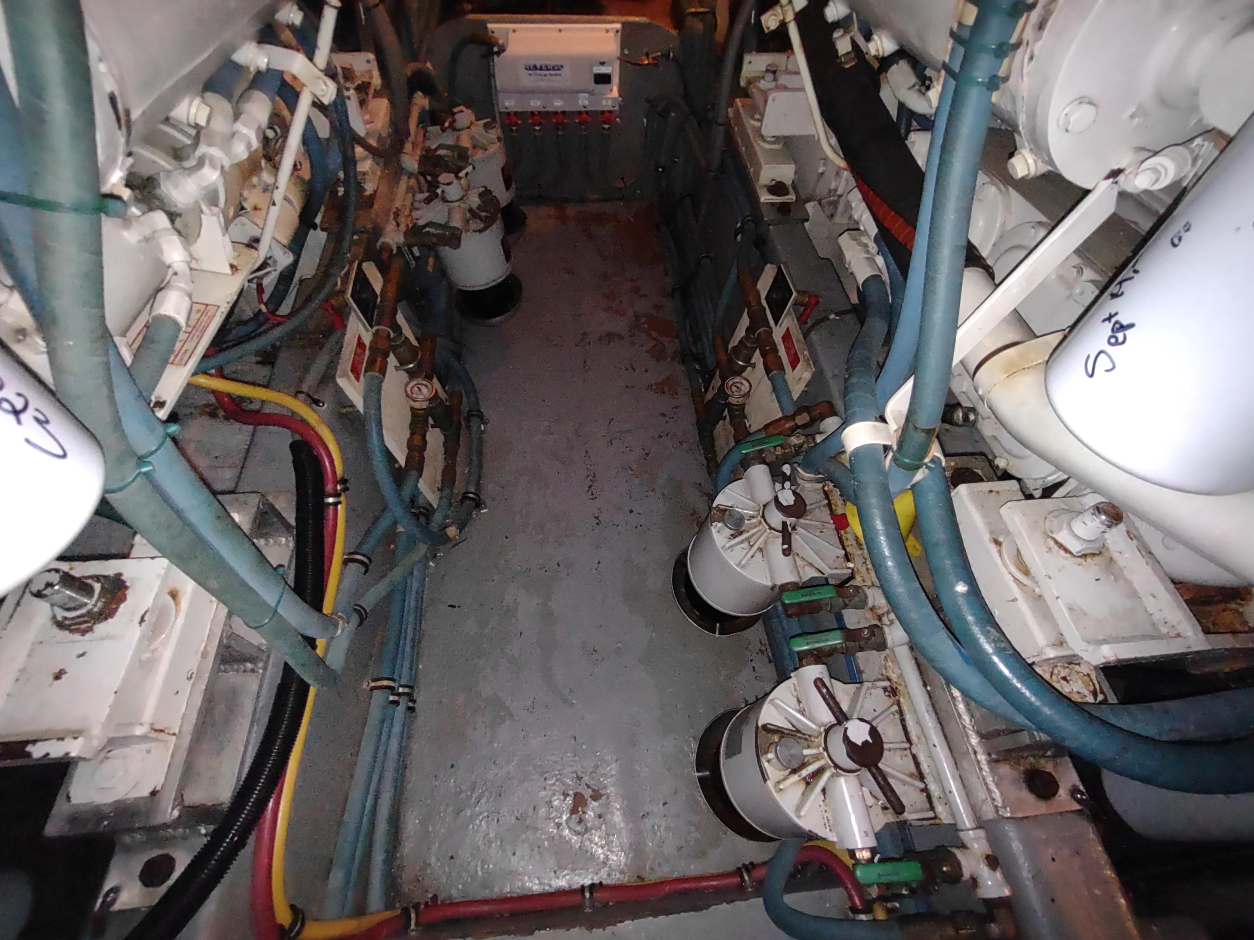 Hatteras-52 Cockpit Motor Yacht 1995 -OH-US-9363591 | Thumbnail