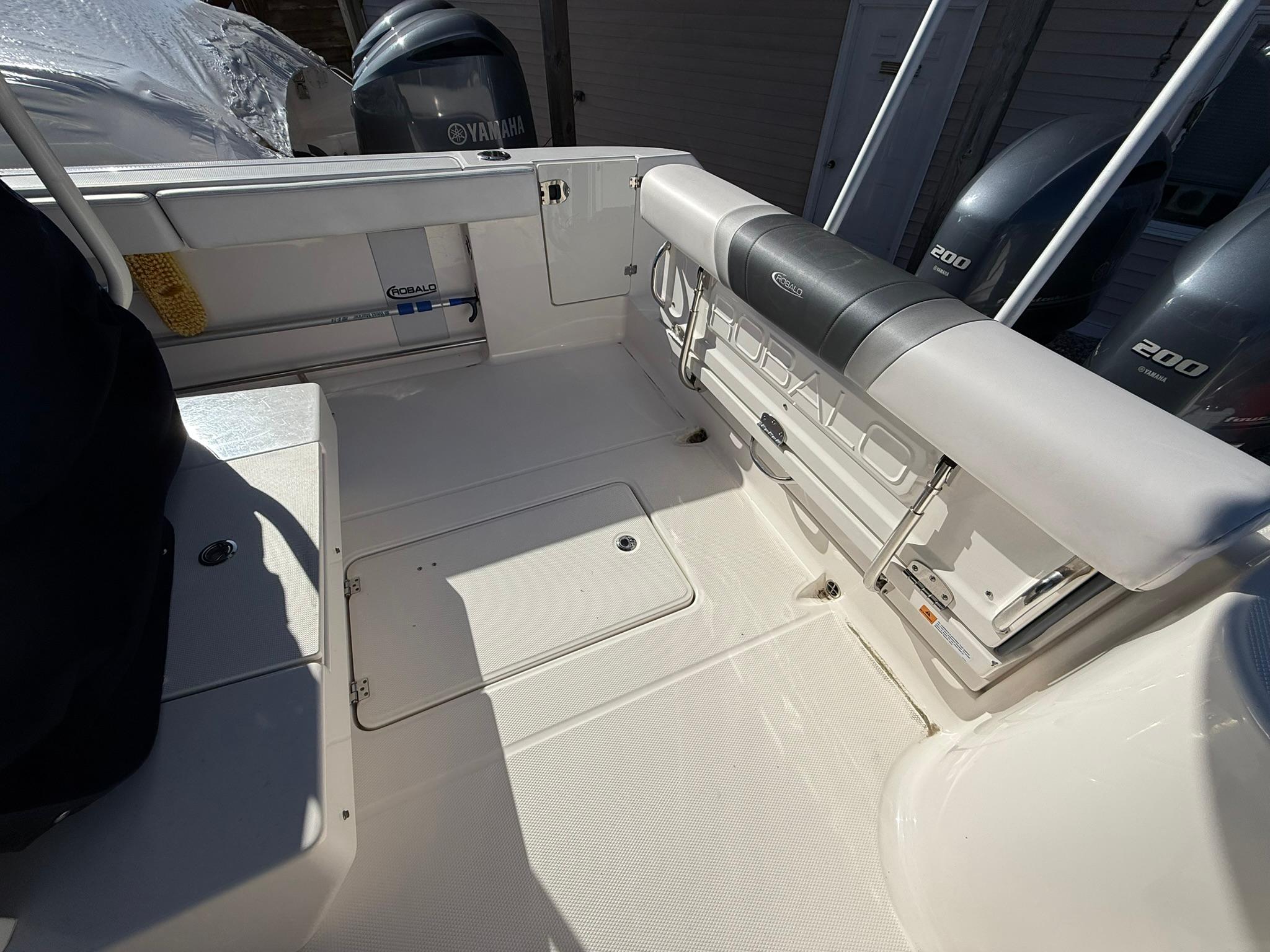 2019-robalo-r272-center-console-power-9753591-20250410073520892-1_XLARGE