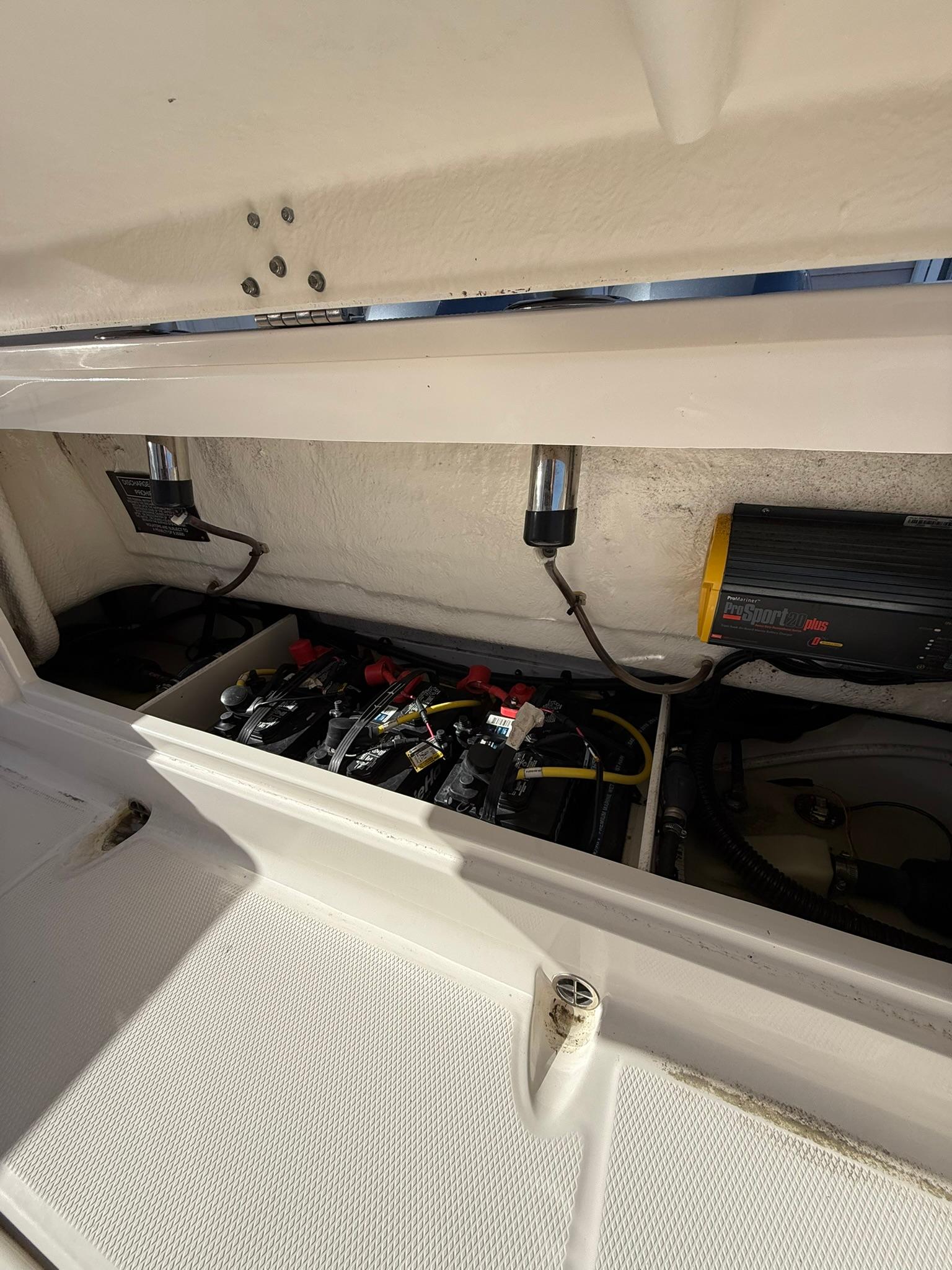 2019-robalo-r272-center-console-power-9753591-20250410073549772-1_XLARGE