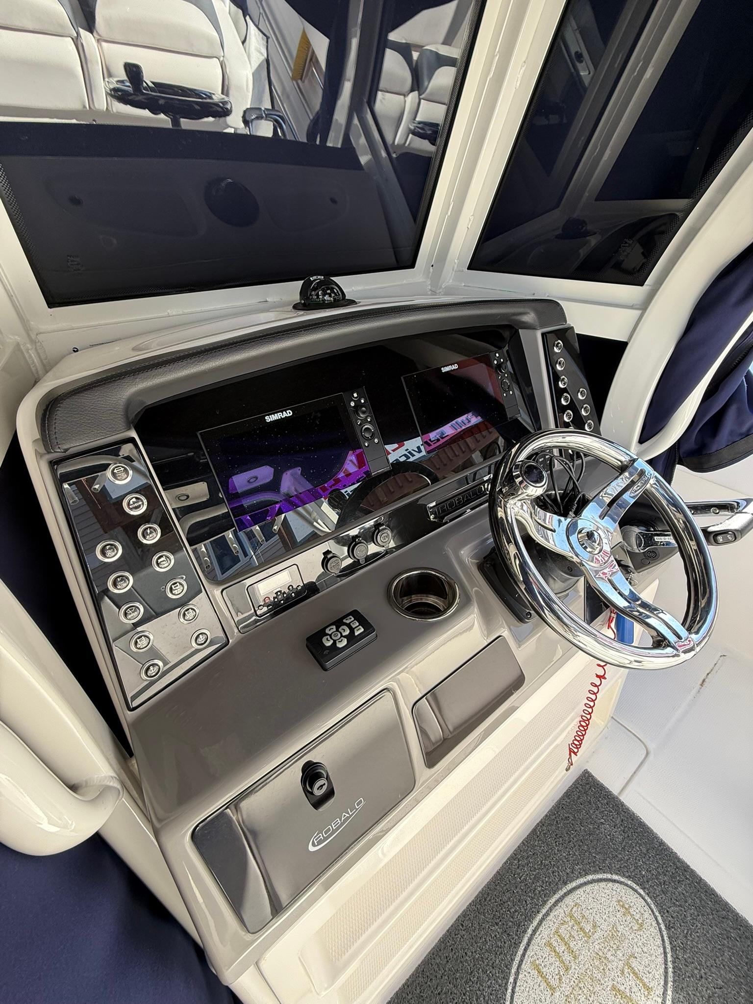 2019-robalo-r272-center-console-power-9753591-20250410073719531-1_XLARGE