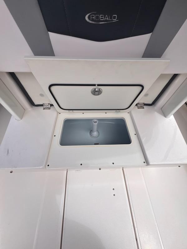 2019-robalo-r272-center-console-power-9753591-20250422124720511-1_XLARGE