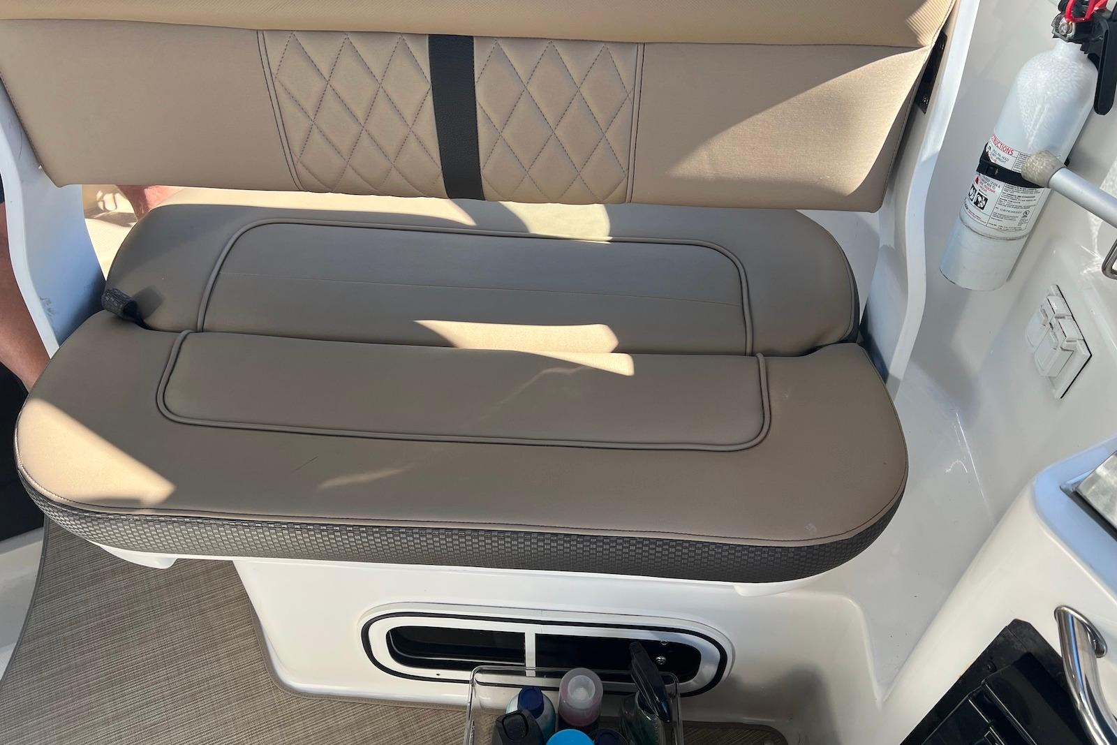 F 10537 PT Knot 10 Yacht Sales F 10537 PT Knot 10 Yacht Sales