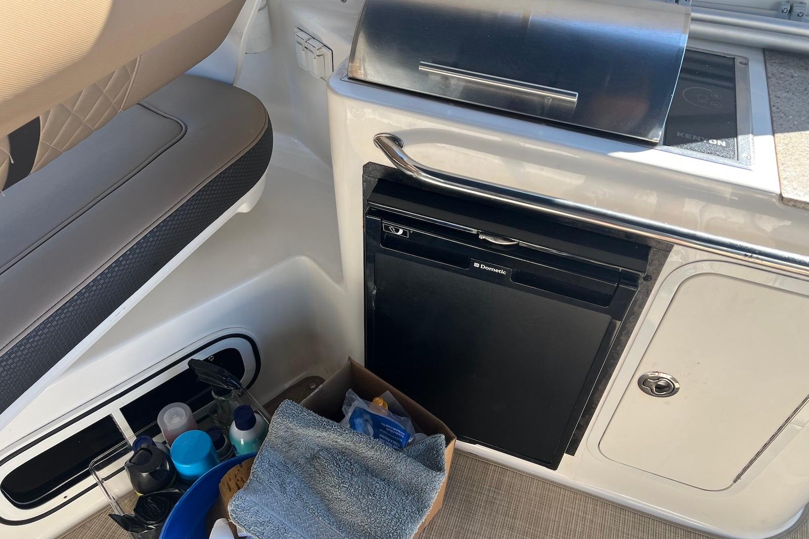 F 10537 PT Knot 10 Yacht Sales F 10537 PT Knot 10 Yacht Sales