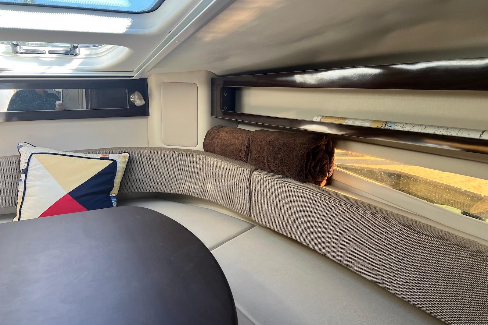 F 10537 PT Knot 10 Yacht Sales F 10537 PT Knot 10 Yacht Sales