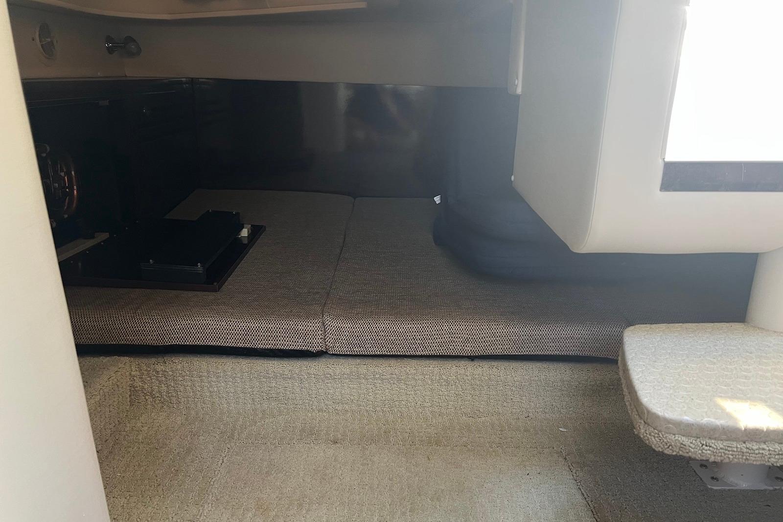 F 10537 PT Knot 10 Yacht Sales F 10537 PT Knot 10 Yacht Sales