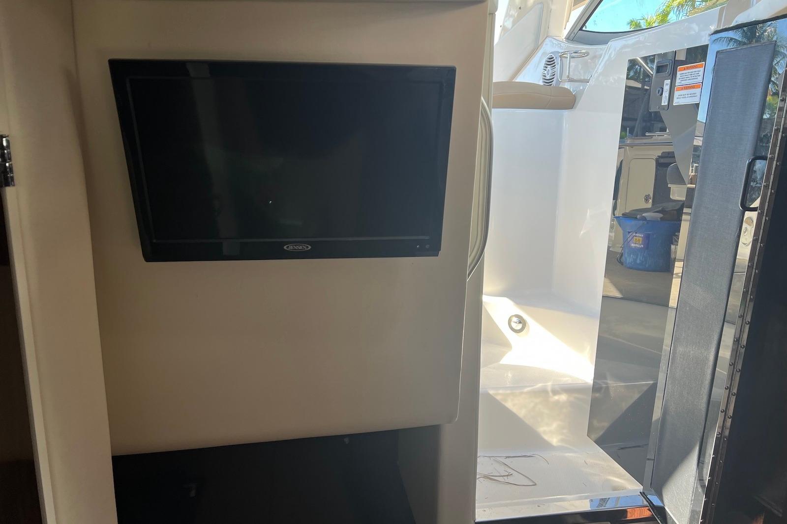 F 10537 PT Knot 10 Yacht Sales F 10537 PT Knot 10 Yacht Sales