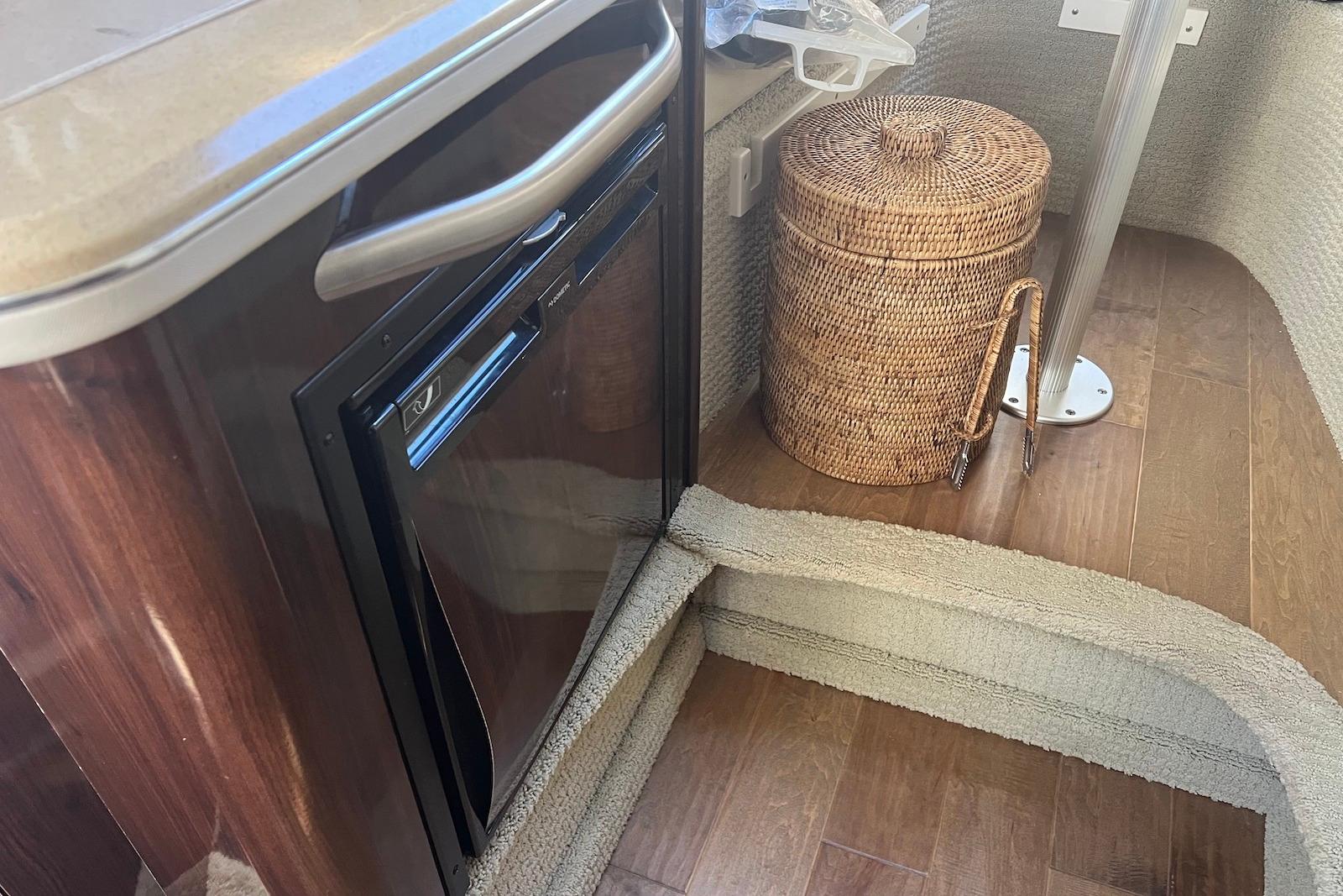 F 10537 PT Knot 10 Yacht Sales F 10537 PT Knot 10 Yacht Sales