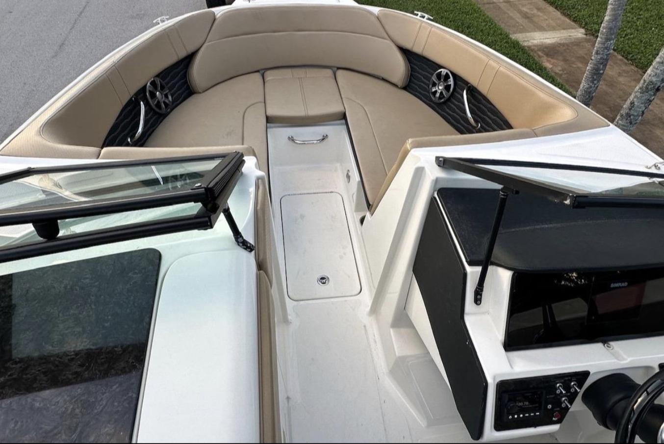 F 8514 KG Knot 10 Yacht Sales
