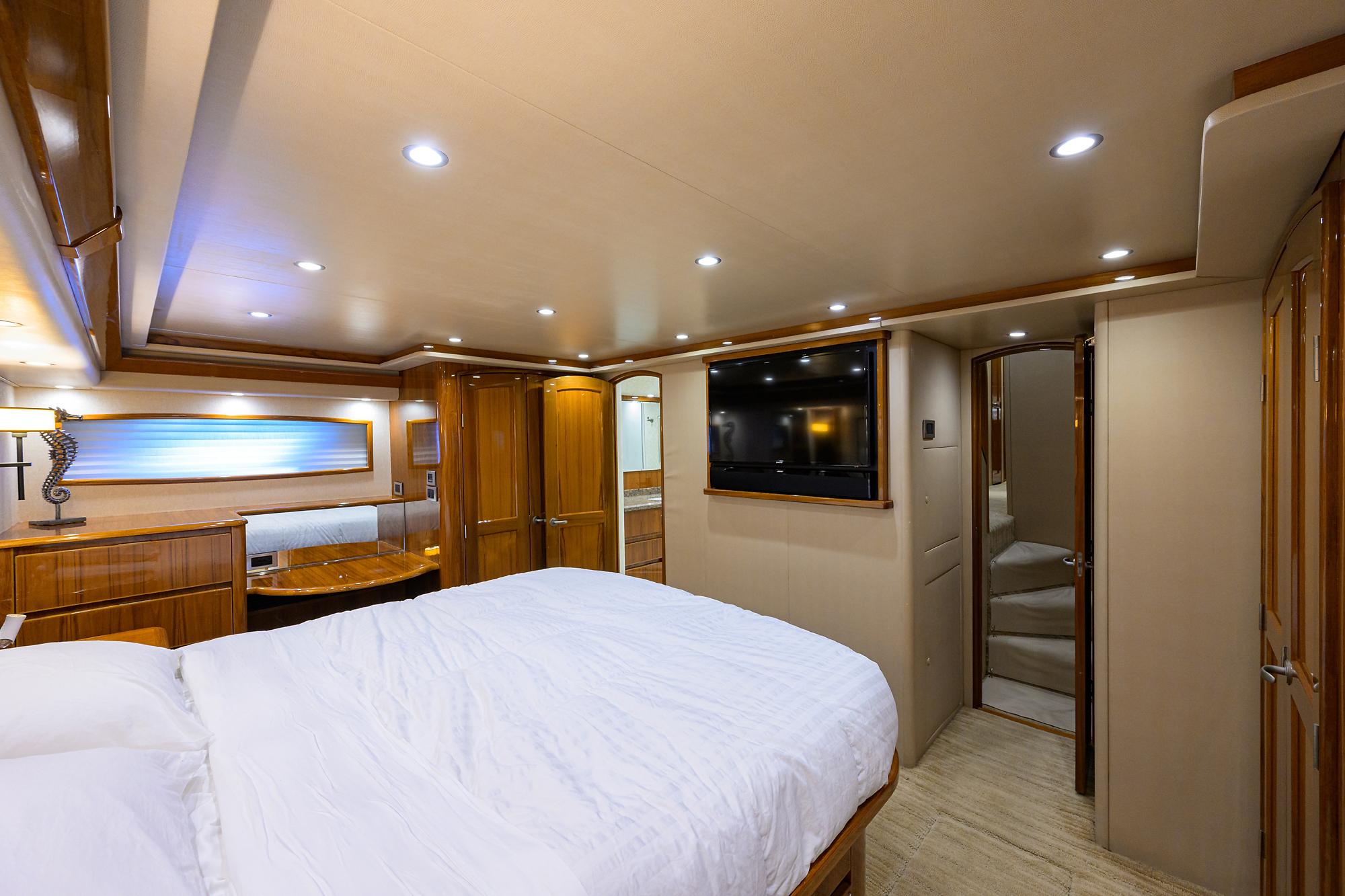 Just Chillin Yacht Photos Pics Viking 76 JUST CHILLIN - Master Stateroom Berth & Entrance