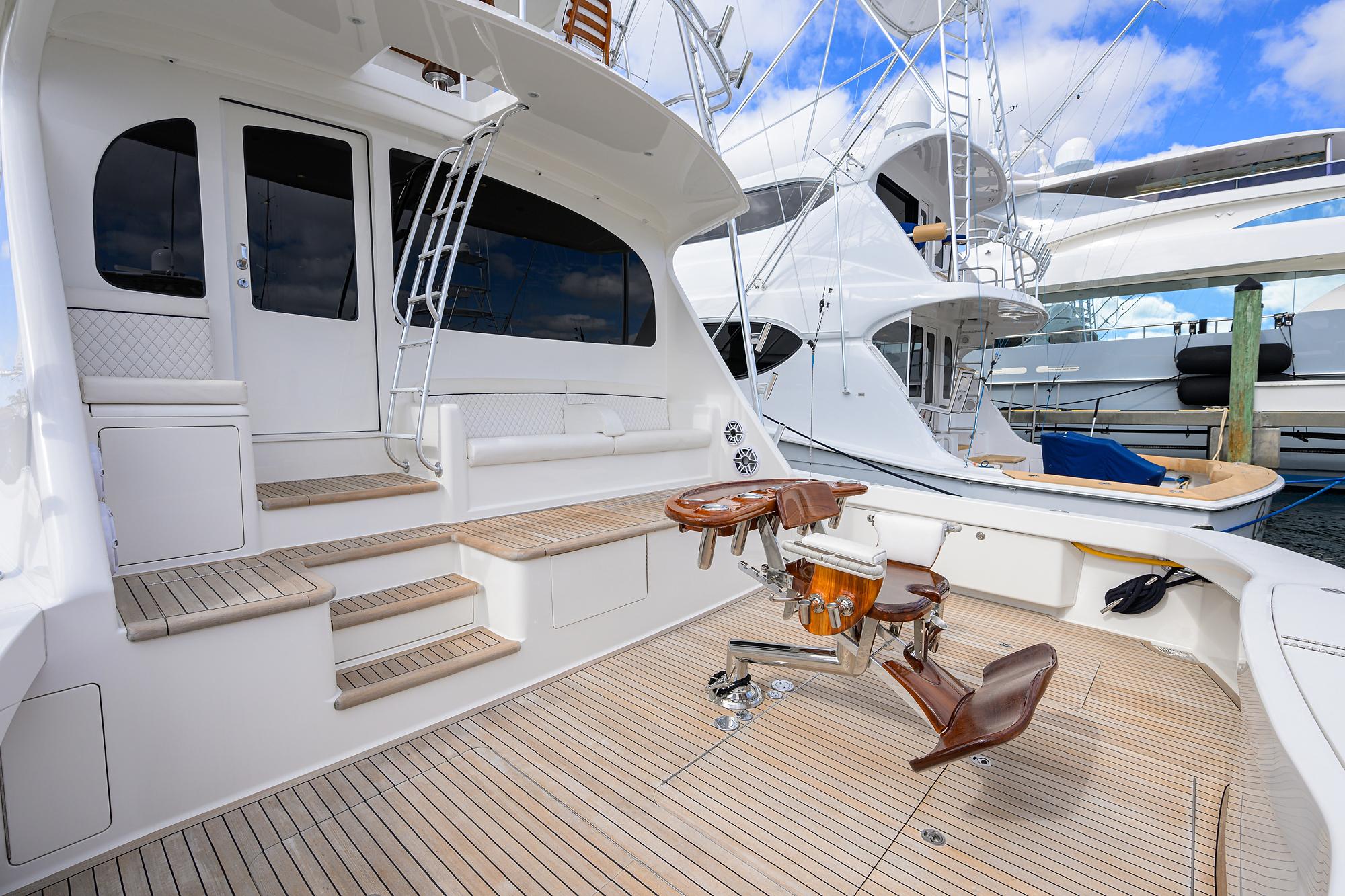 Just Chillin Yacht Photos Pics Viking 76 JUST CHILLIN - Cockpit Mezzanine & Fighting Chair