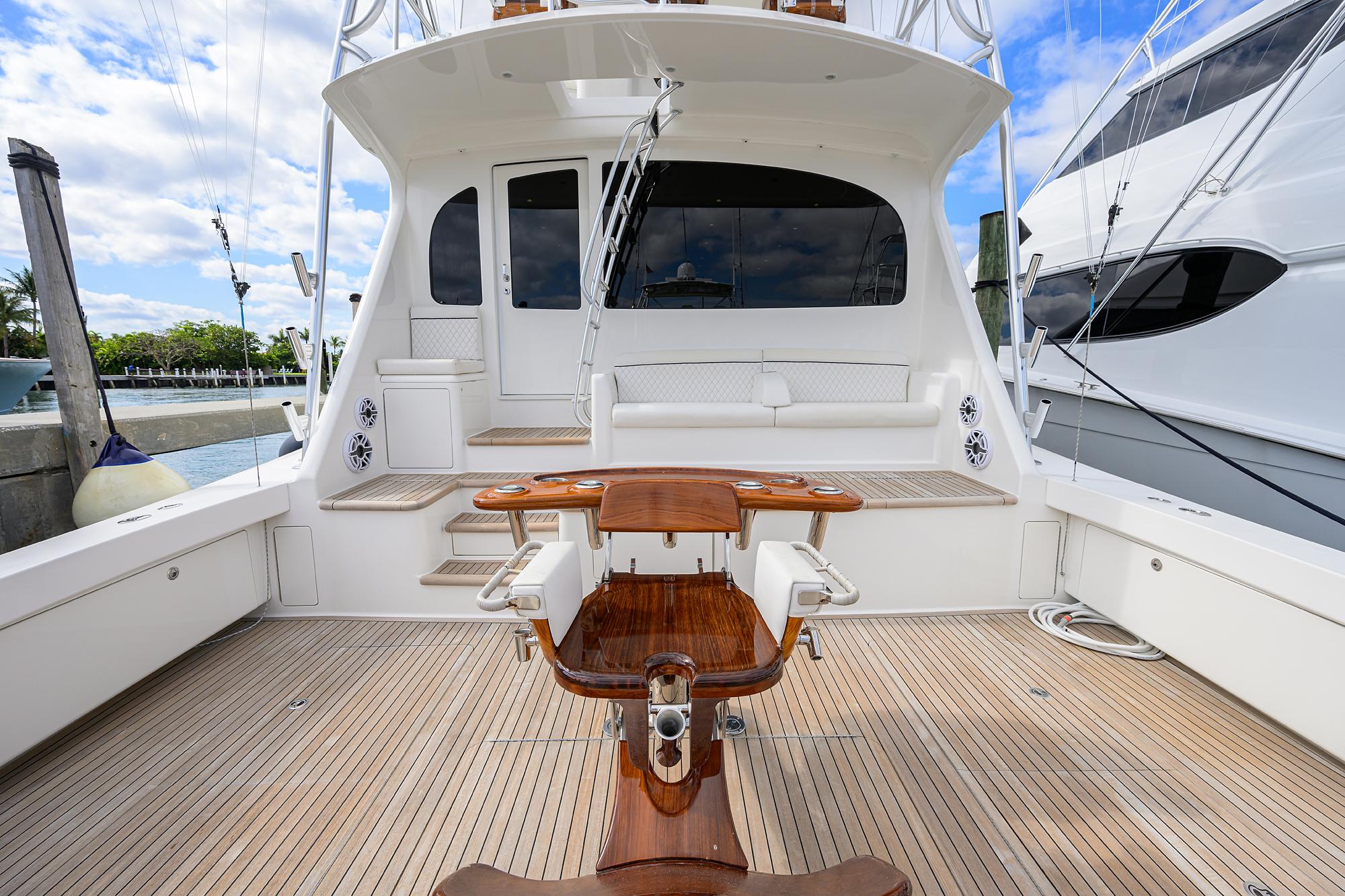 Just Chillin Yacht Photos Pics Viking 76 JUST CHILLIN - Cockpit & Fighting Chair