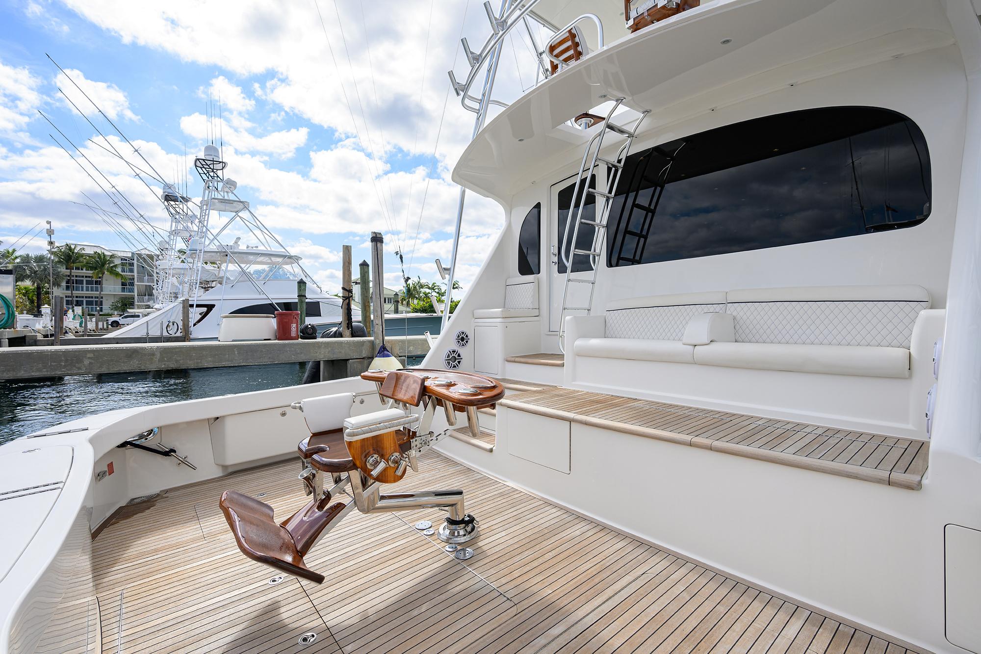 Just Chillin Yacht Photos Pics Viking 76 JUST CHILLIN - Cockpit Mezzanine & Fighting Chair