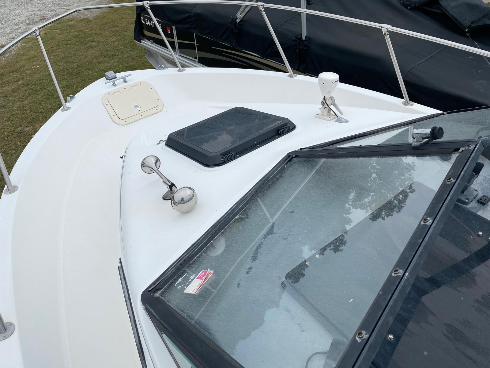 1991 Trophy Marine boat for sale, model of the boat is 2002 Walkaround & Image # 11 of 13
