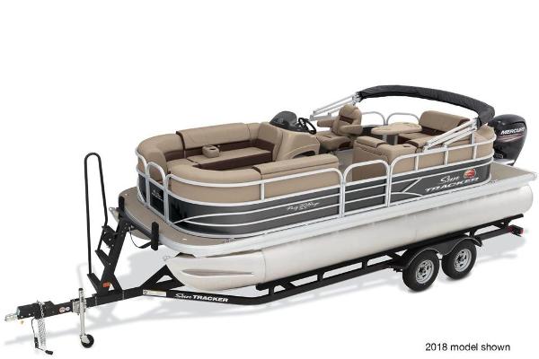 2019 Sun Tracker boat for sale, model of the boat is Party Barge 20 DLX & Image # 1 of 3