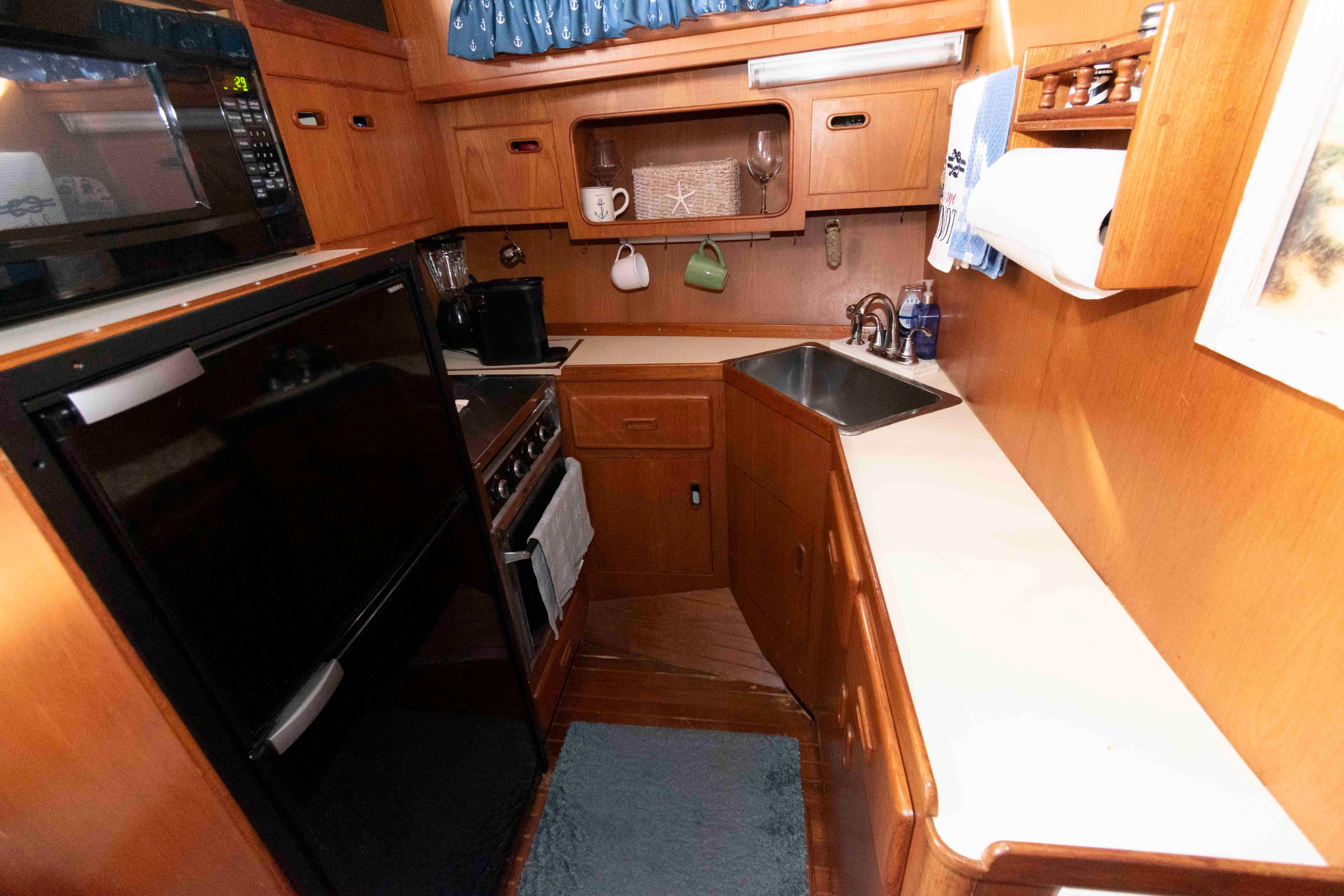 M 9703 TW Knot 10 Yacht Sales M 9703 TW Knot 10 Yacht Sales