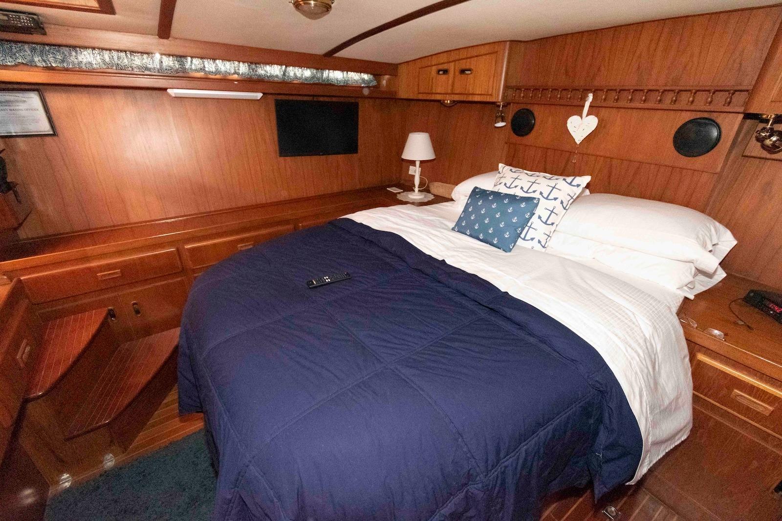 M 9703 TW Knot 10 Yacht Sales M 9703 TW Knot 10 Yacht Sales