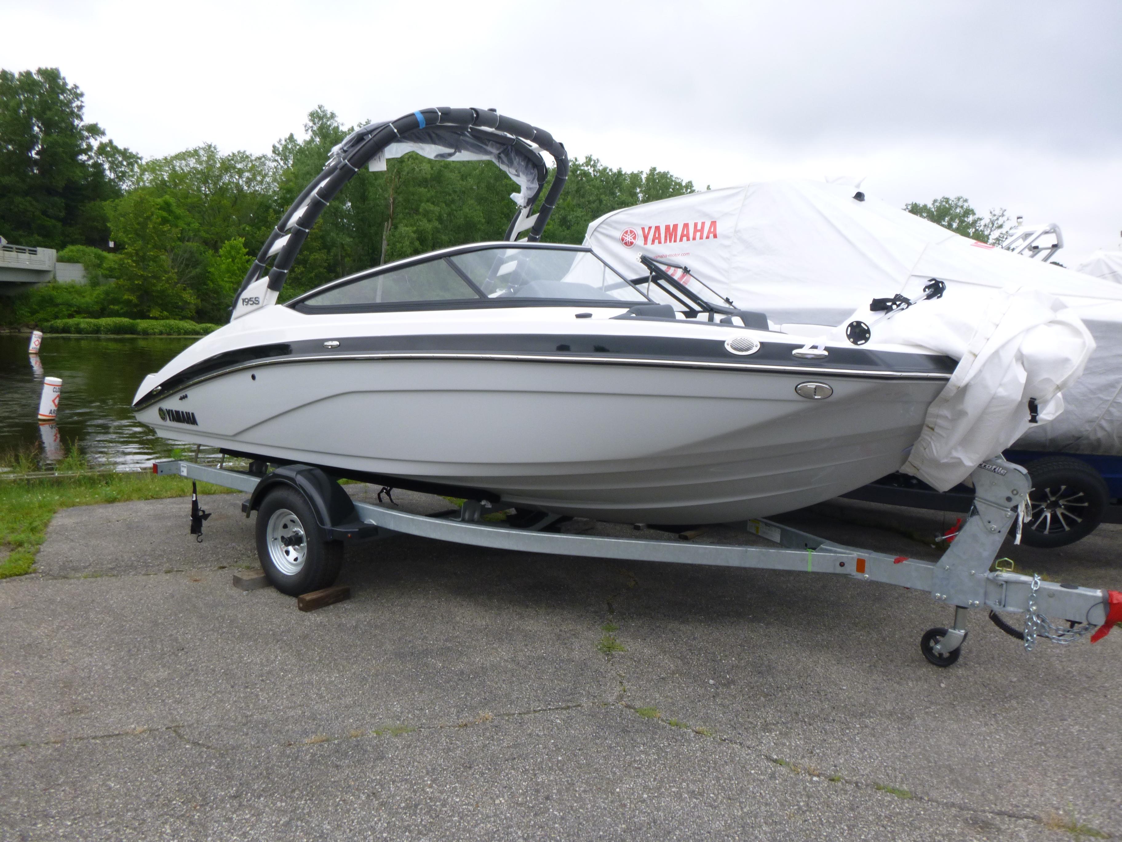 2025 Yamaha Boats 195S Gallery