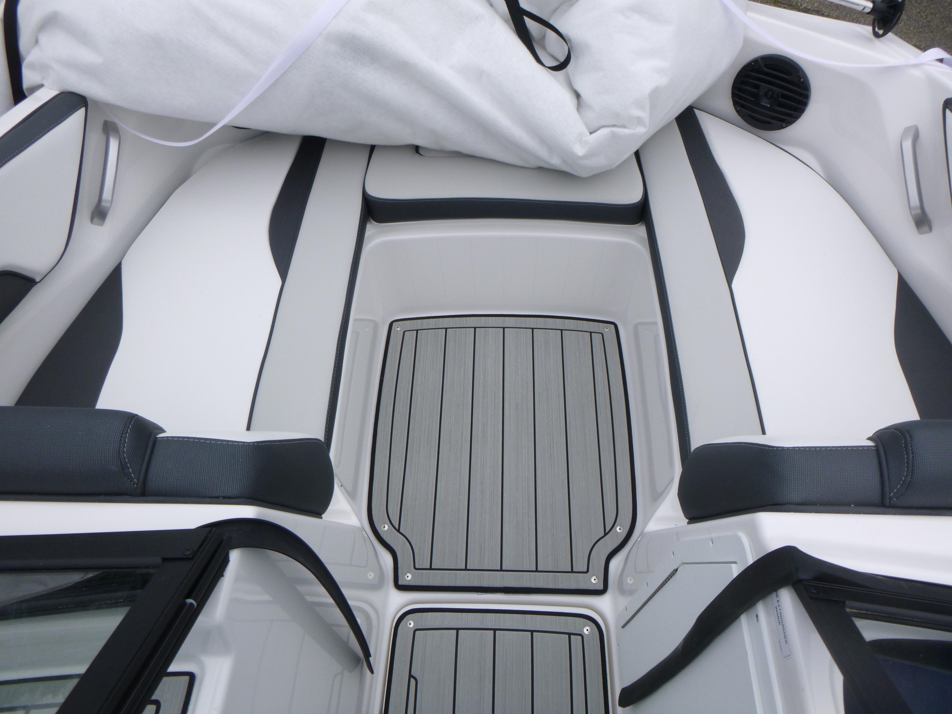 2025 Yamaha Boats 195S Gallery