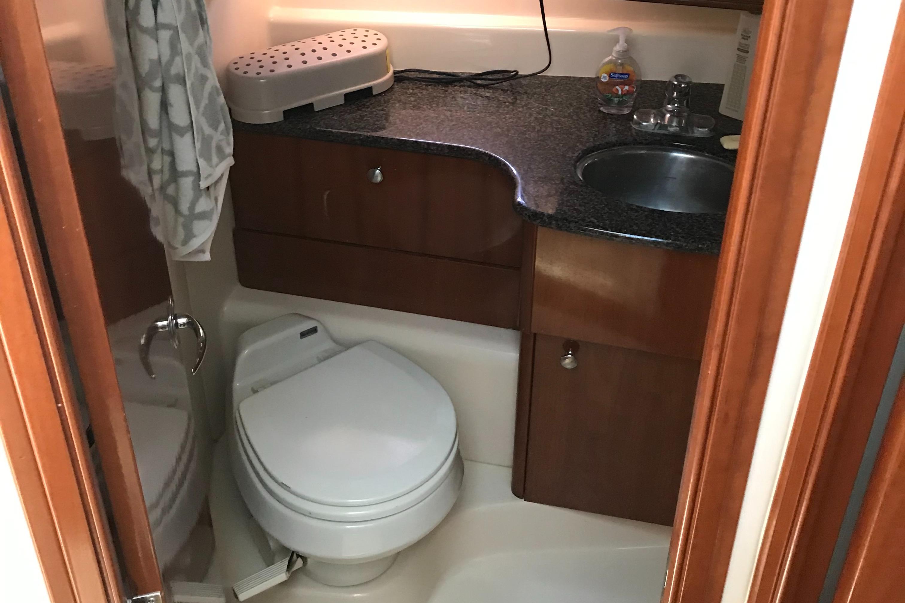 Fully Enclosed Head & Shower