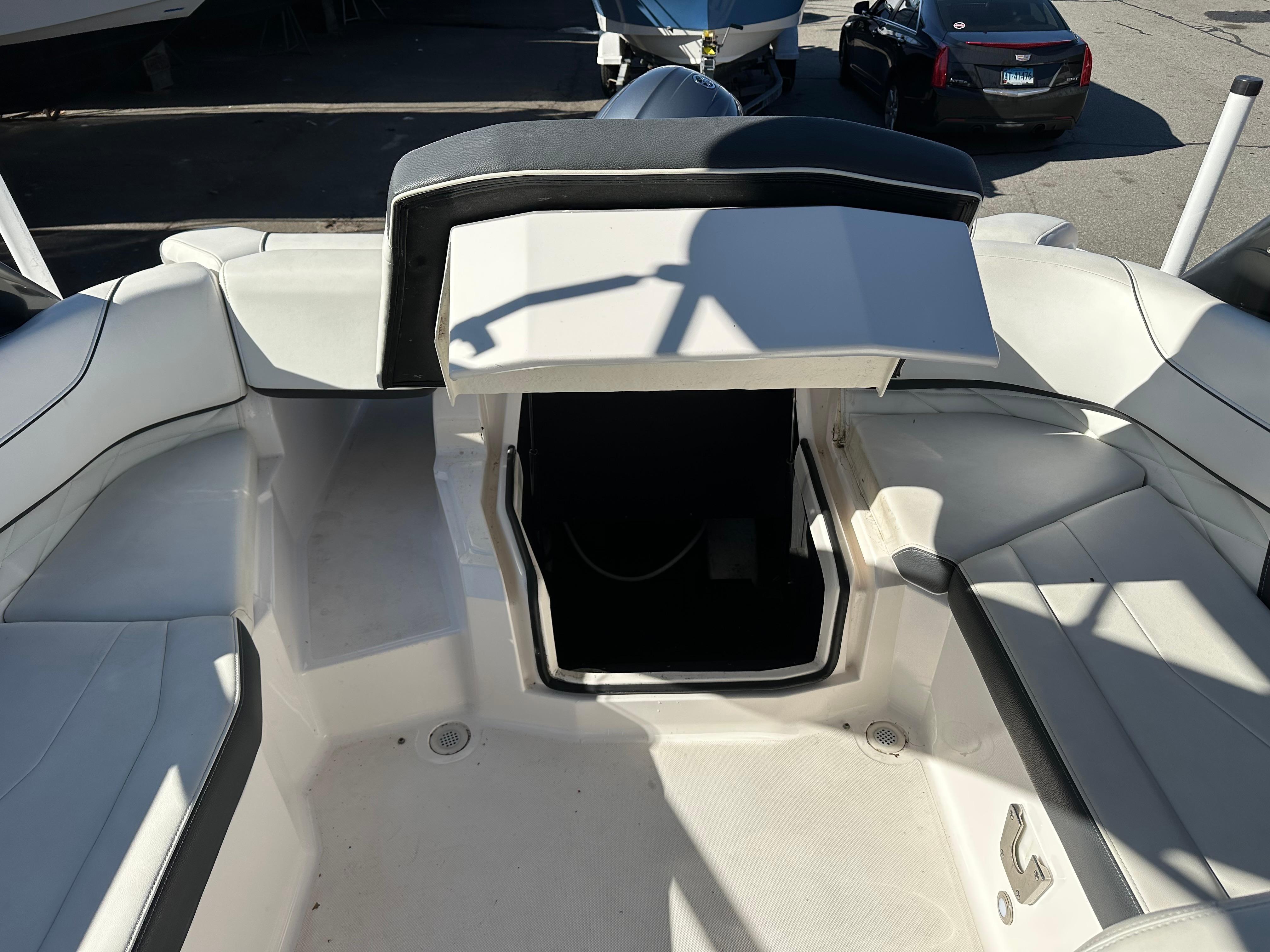2018 Regal 23 OBX-16