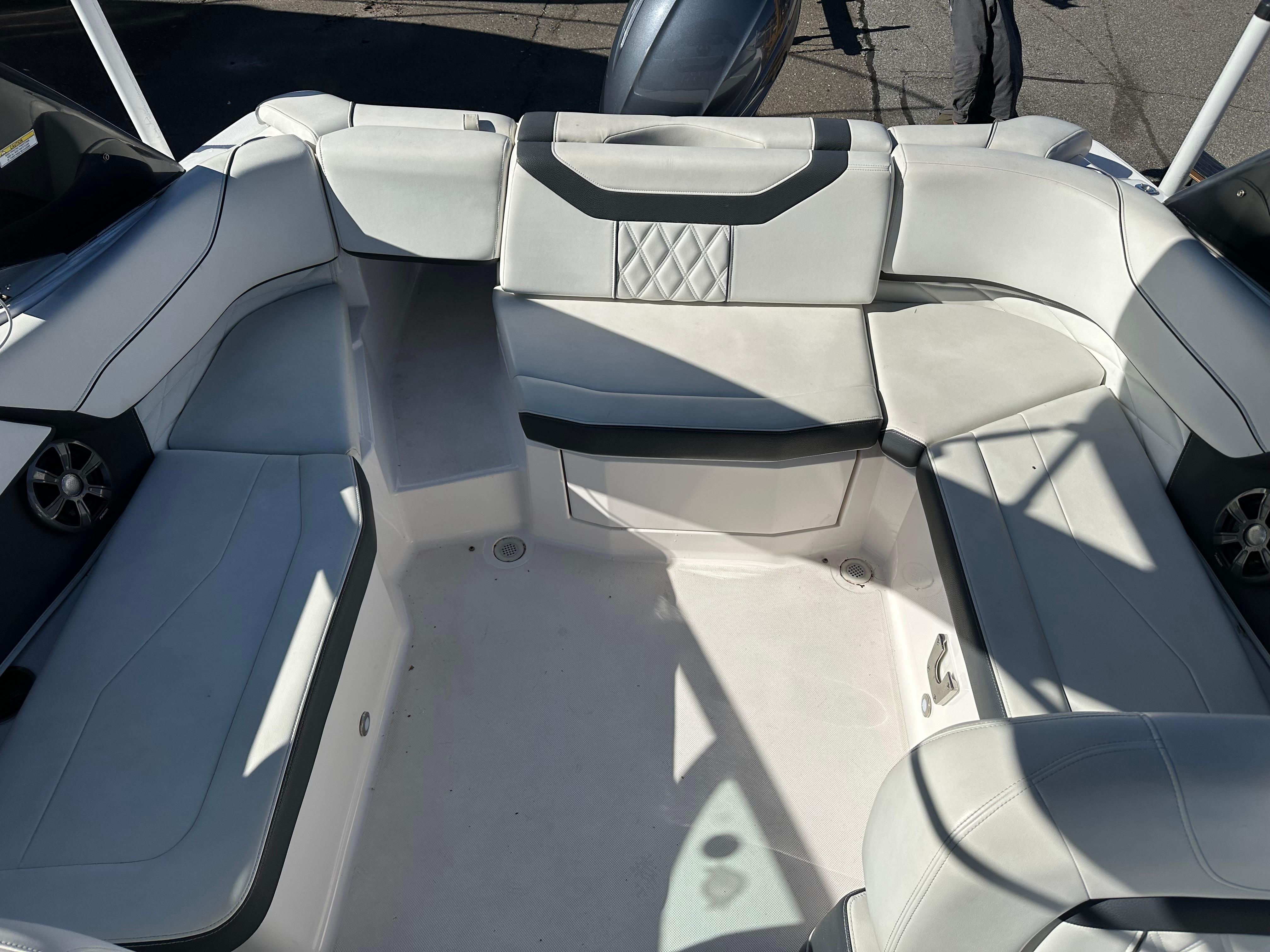 2018 Regal 23 OBX-12