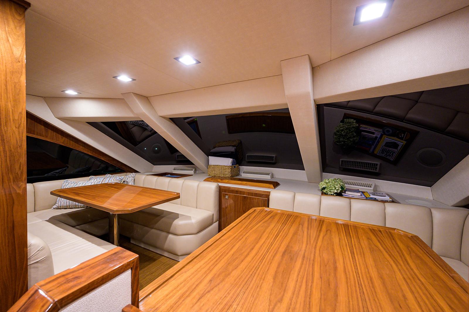 Forward Lounge
