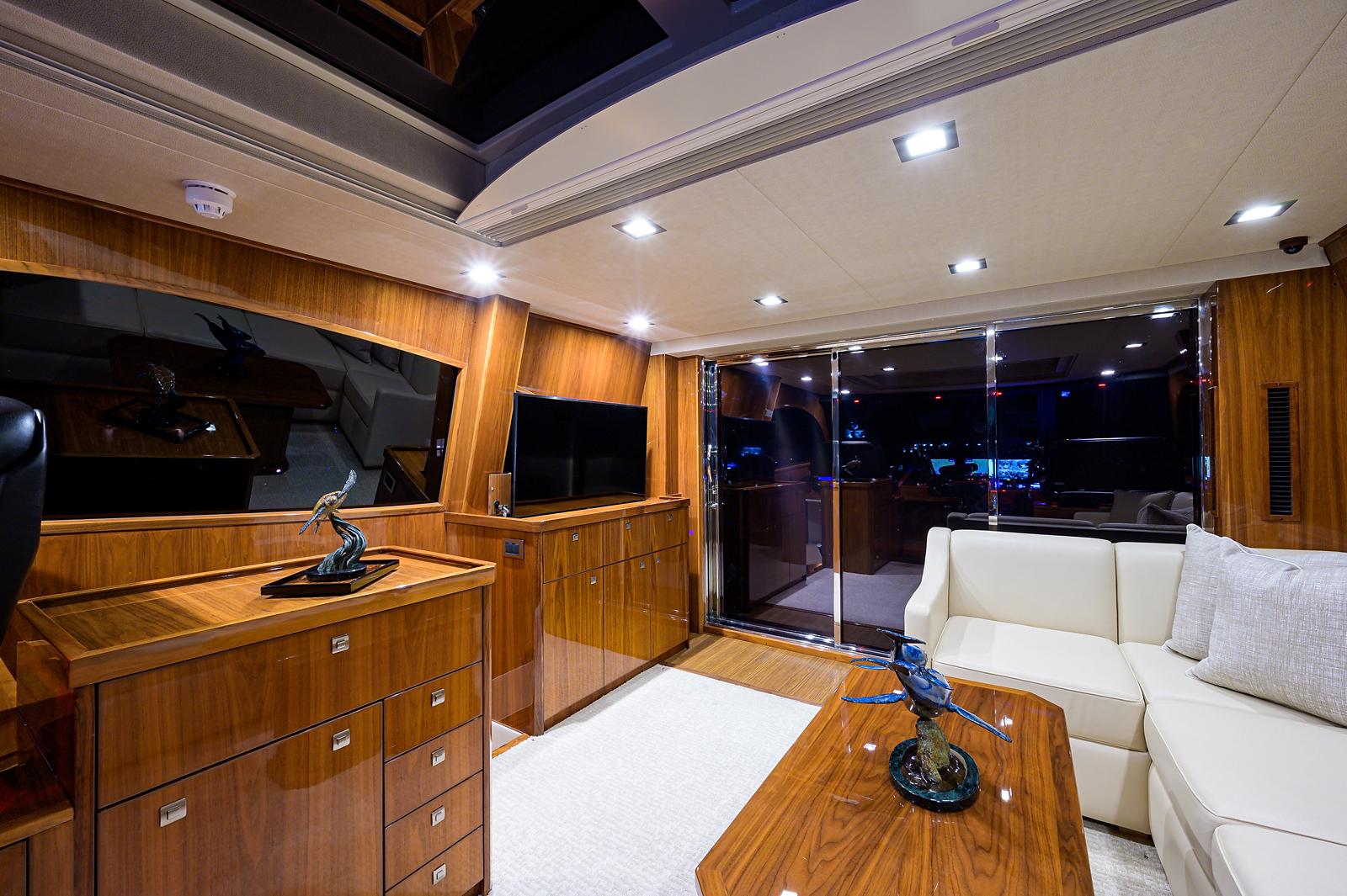 Enclosed Flybridge