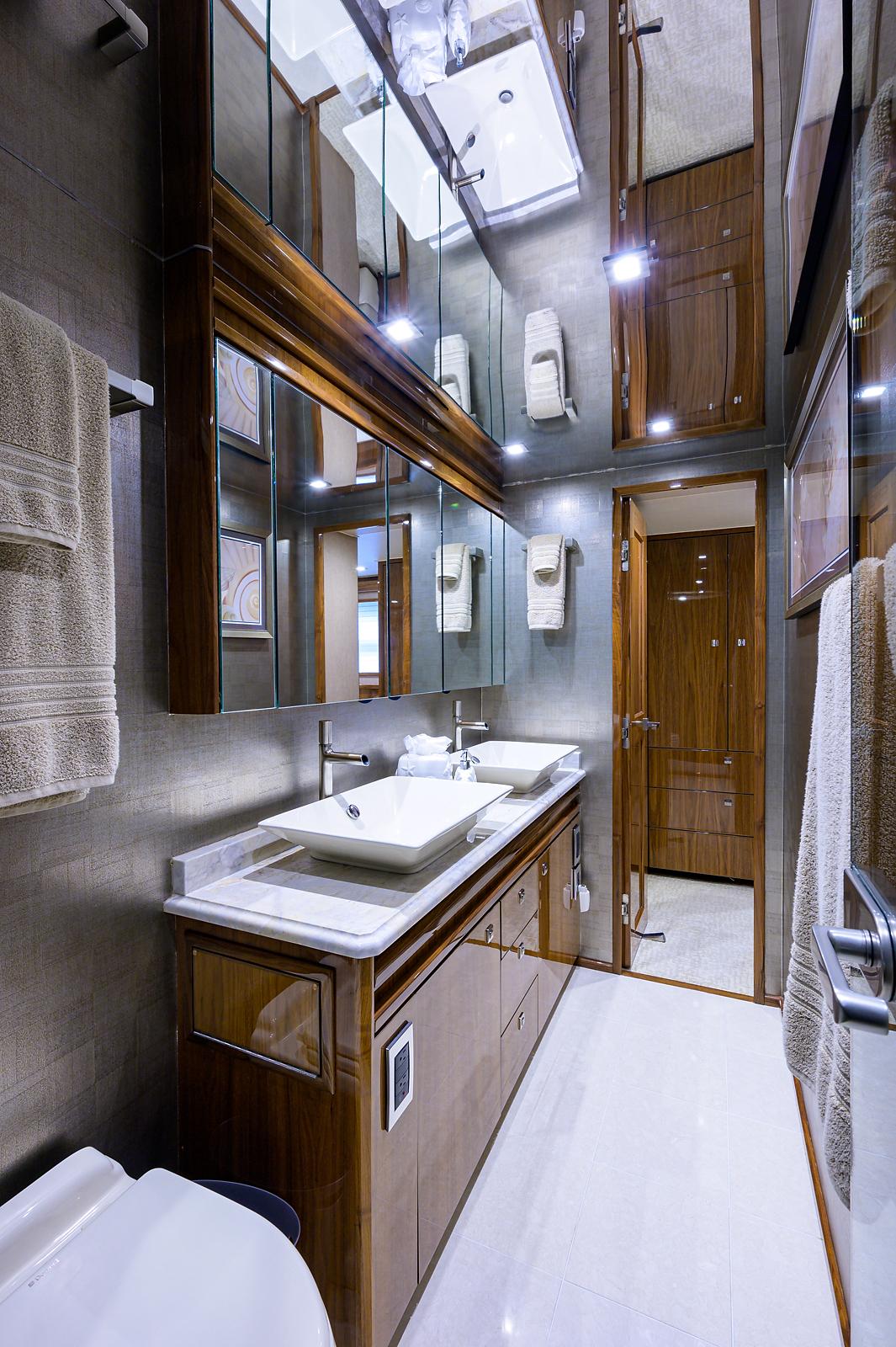 Master Stateroom Head