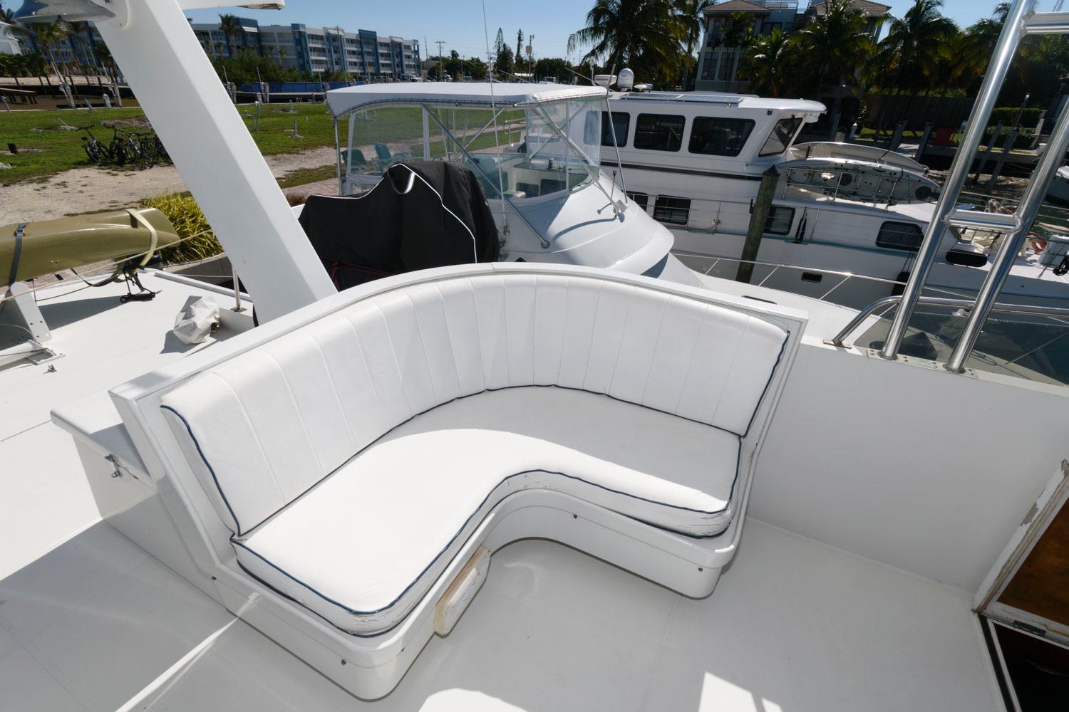 F 7474 RD Knot 10 Yacht Sales