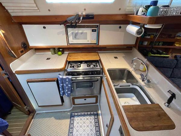 38' Catalina, Listing Number 100914725, Image No. 11