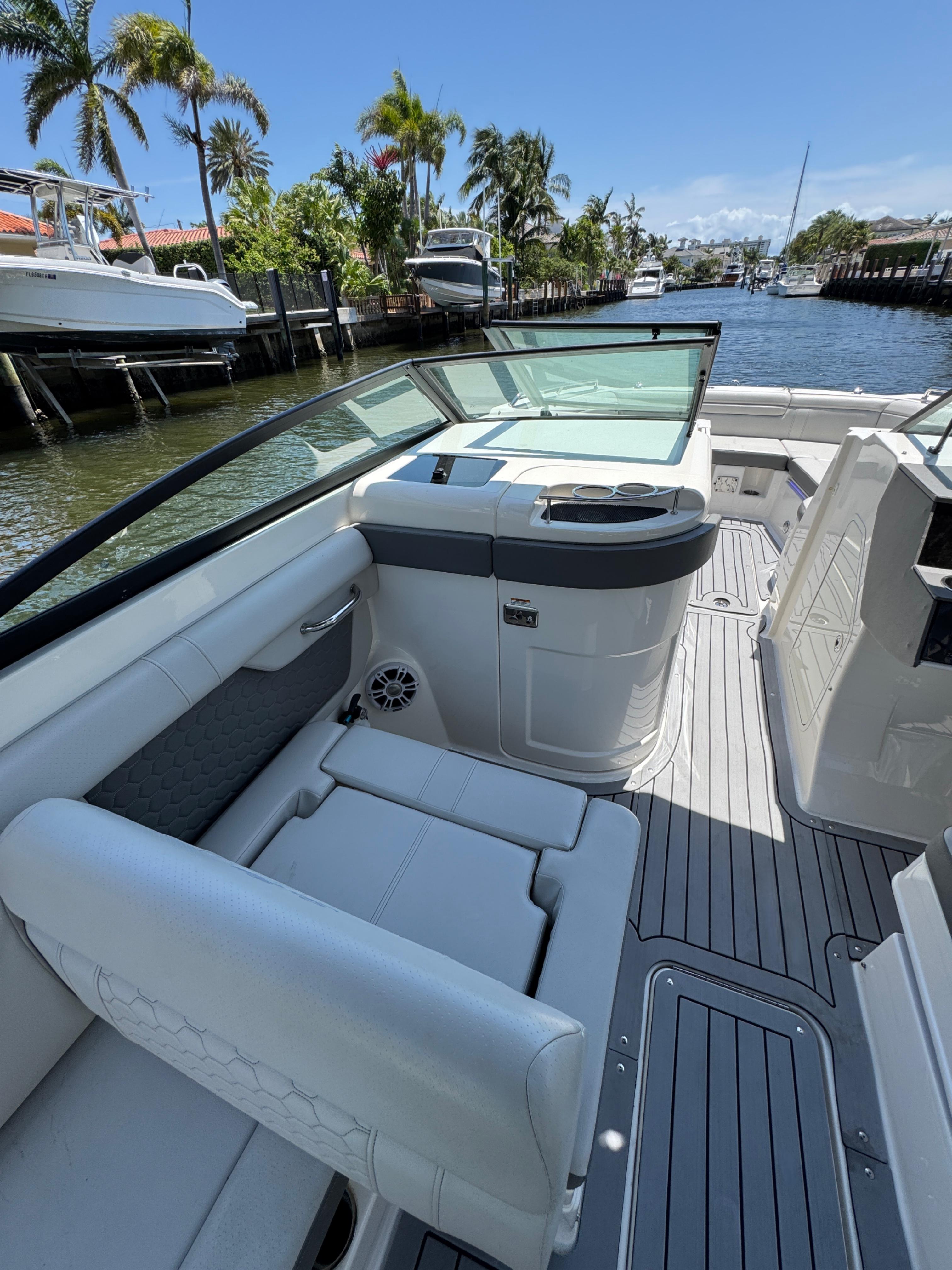 2021-sea-ray-sdx-290-outboard-power-9793648-20250514090034108-1_XLARGE
