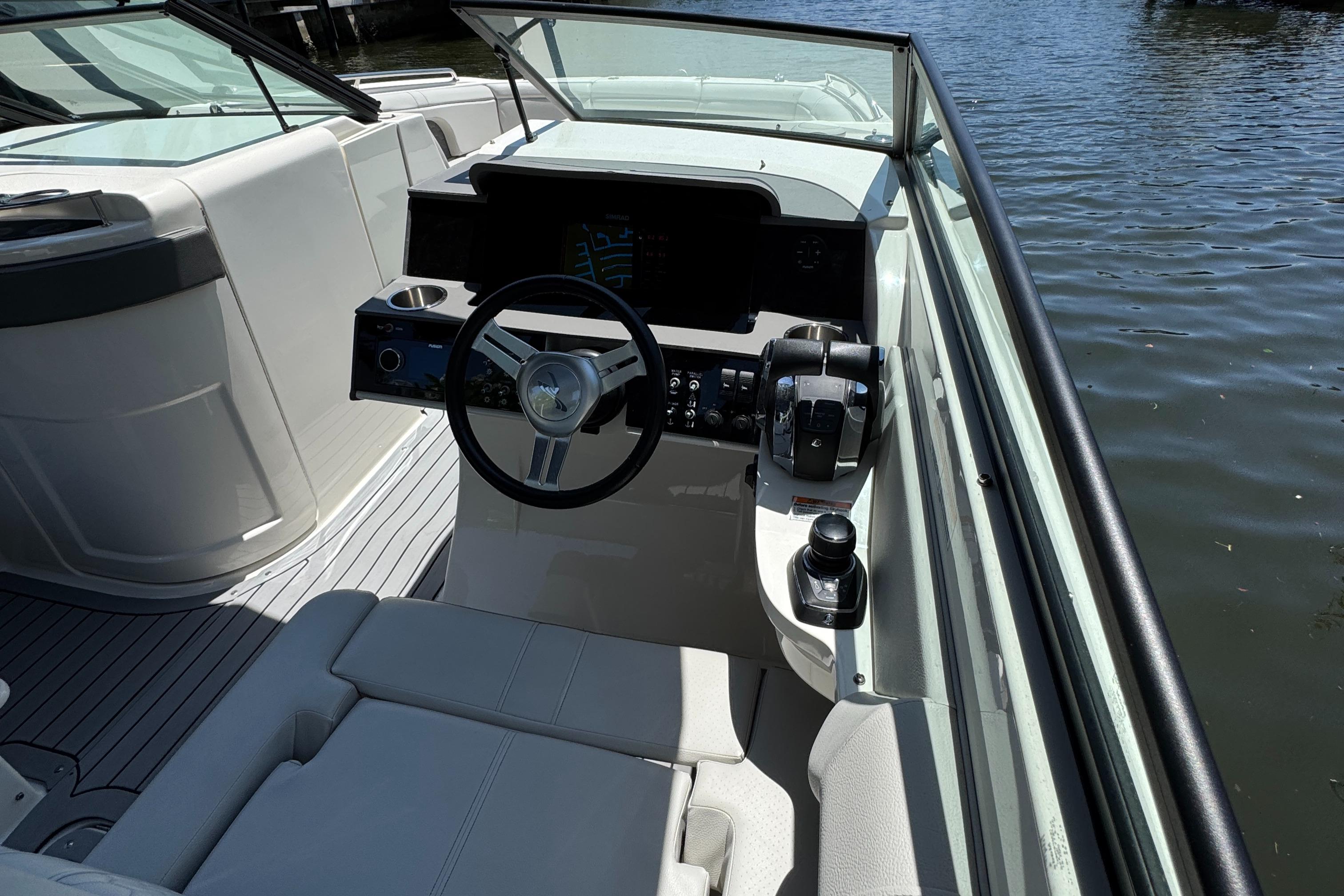 2021-sea-ray-sdx-290-outboard-power-9793648-20250514090053899-1_XLARGE