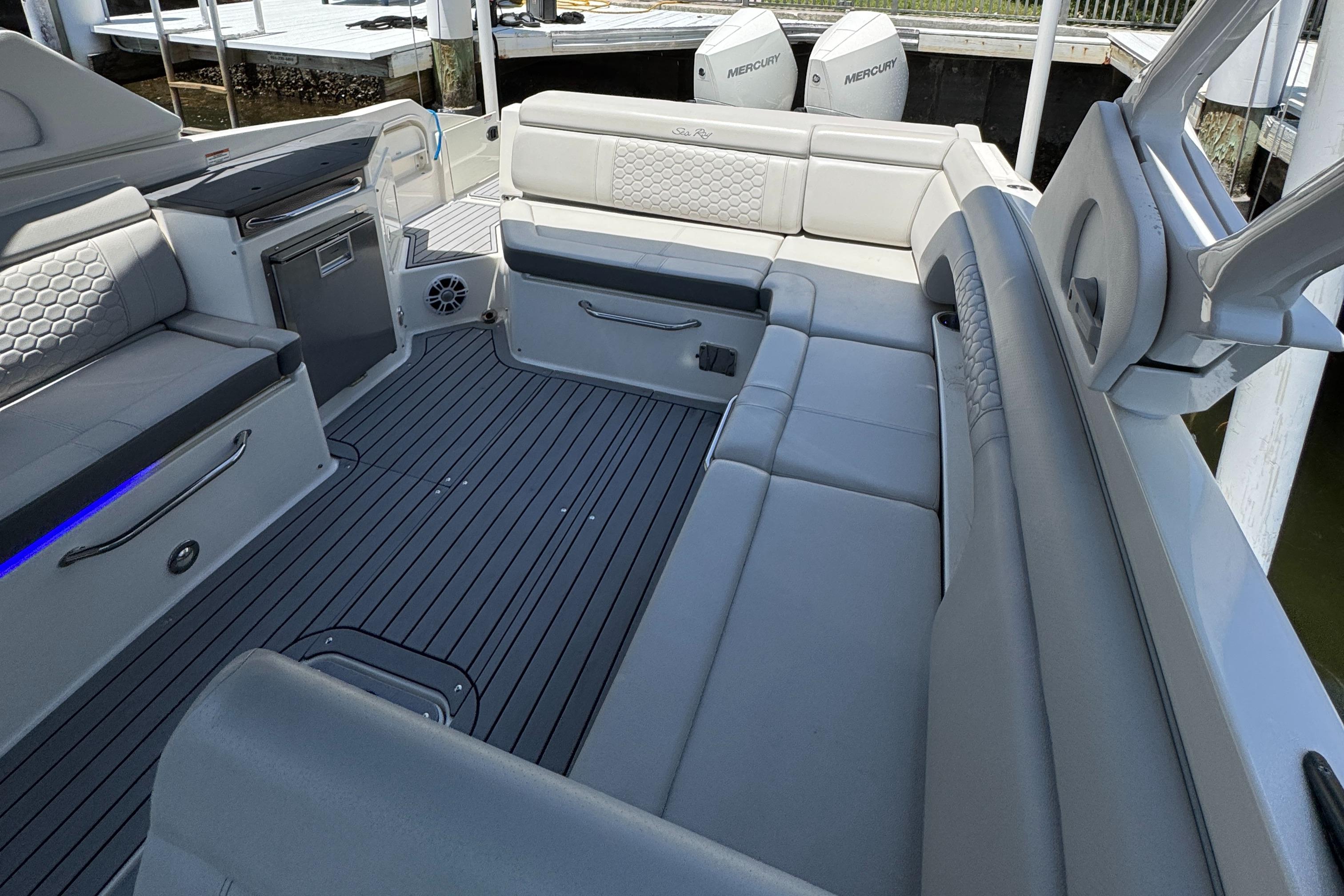 2021-sea-ray-sdx-290-outboard-power-9793648-20250514090059955-1_XLARGE