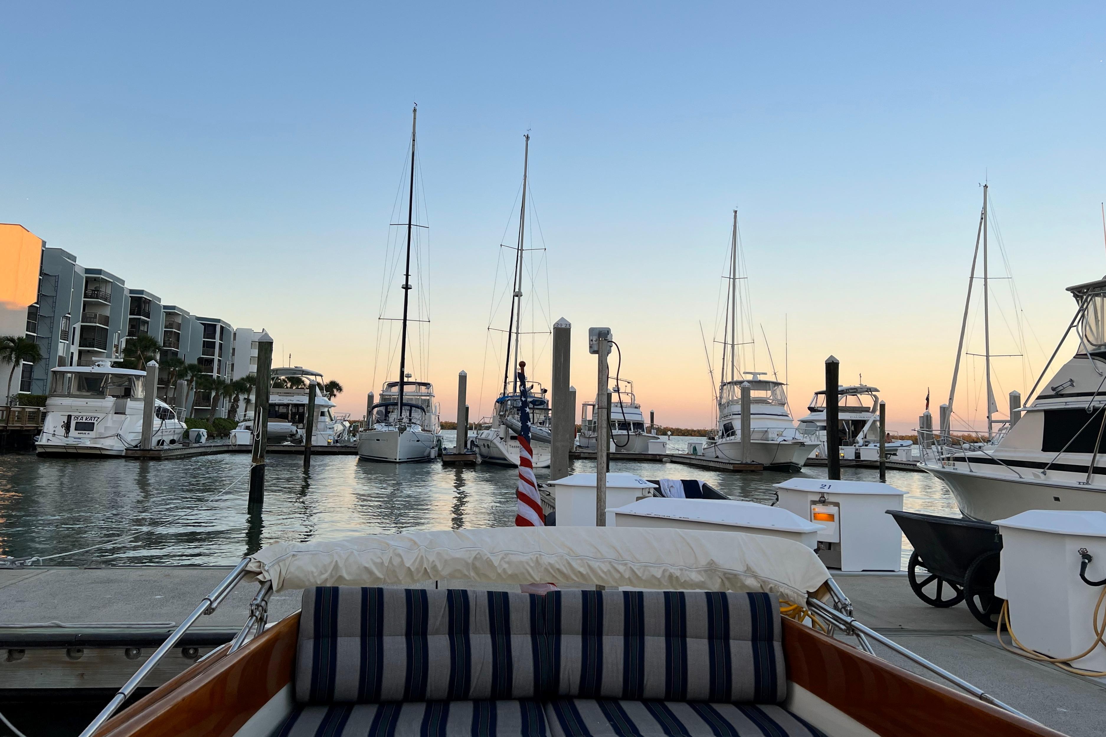 36 Hinckley Picnic Boat Classic 2000 "SMOKE ON THE WATER" HMY Yachts
