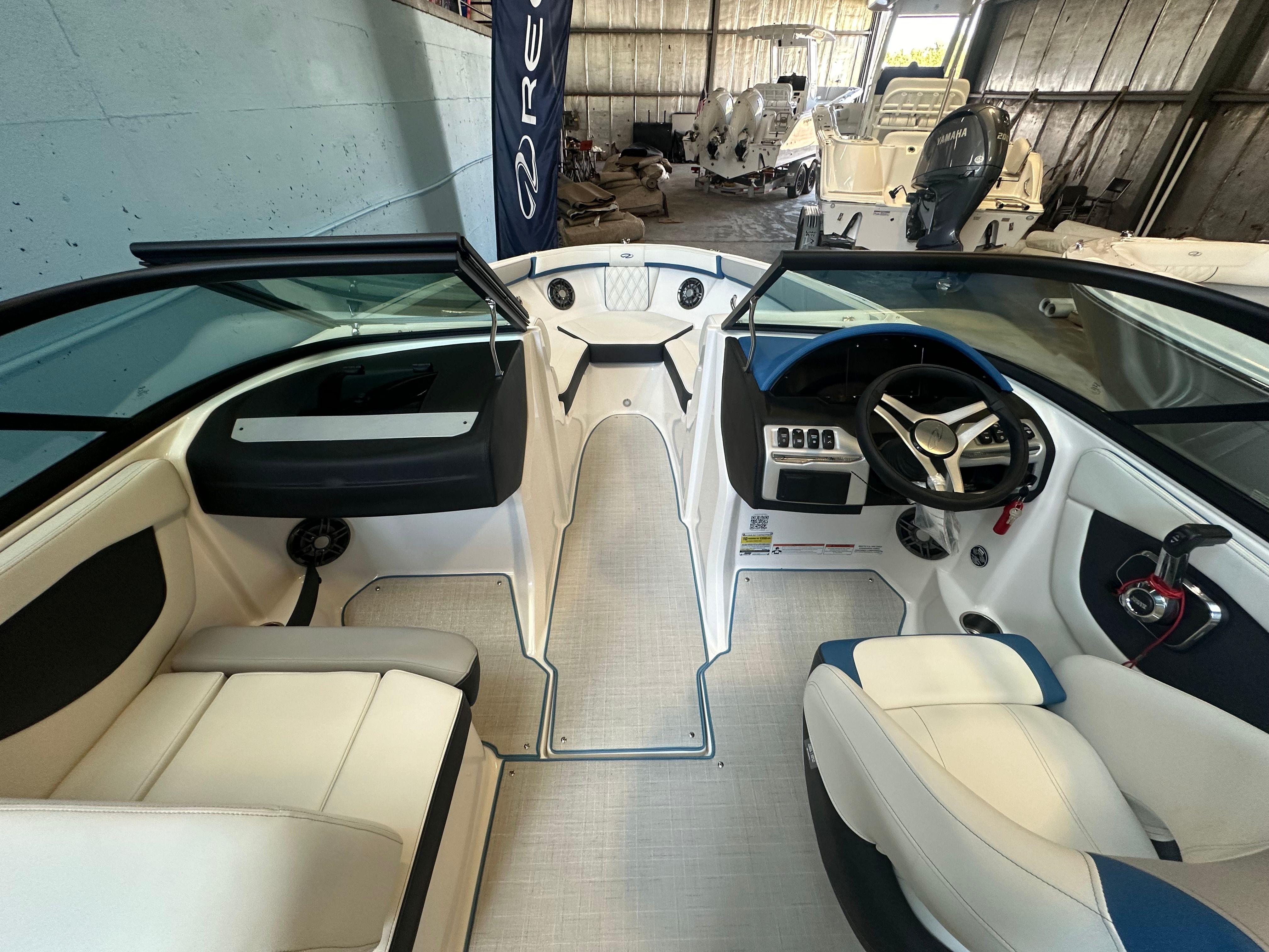 2025 Regal 2000ES Bowrider-14