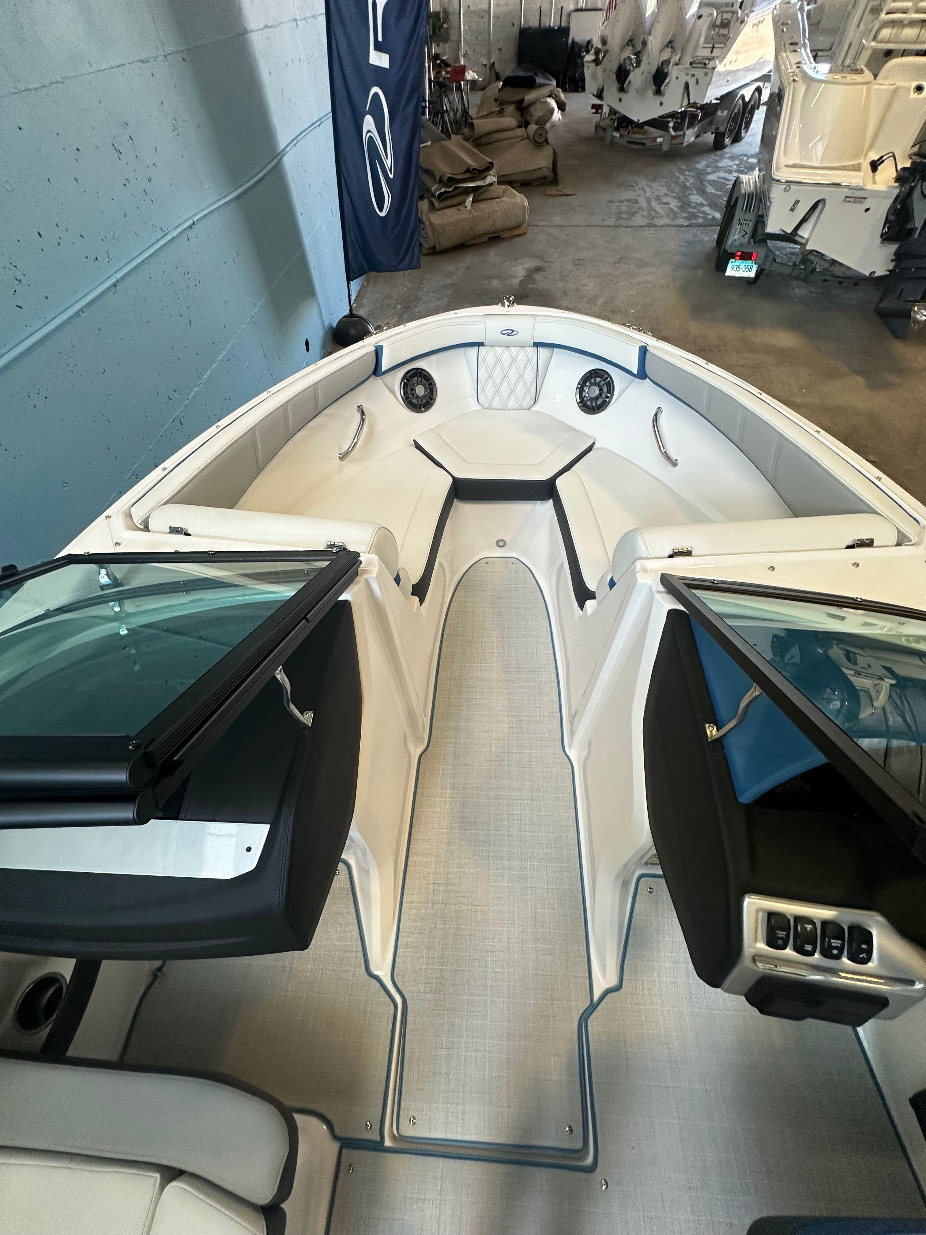 2025 Regal 2000ES Bowrider-15