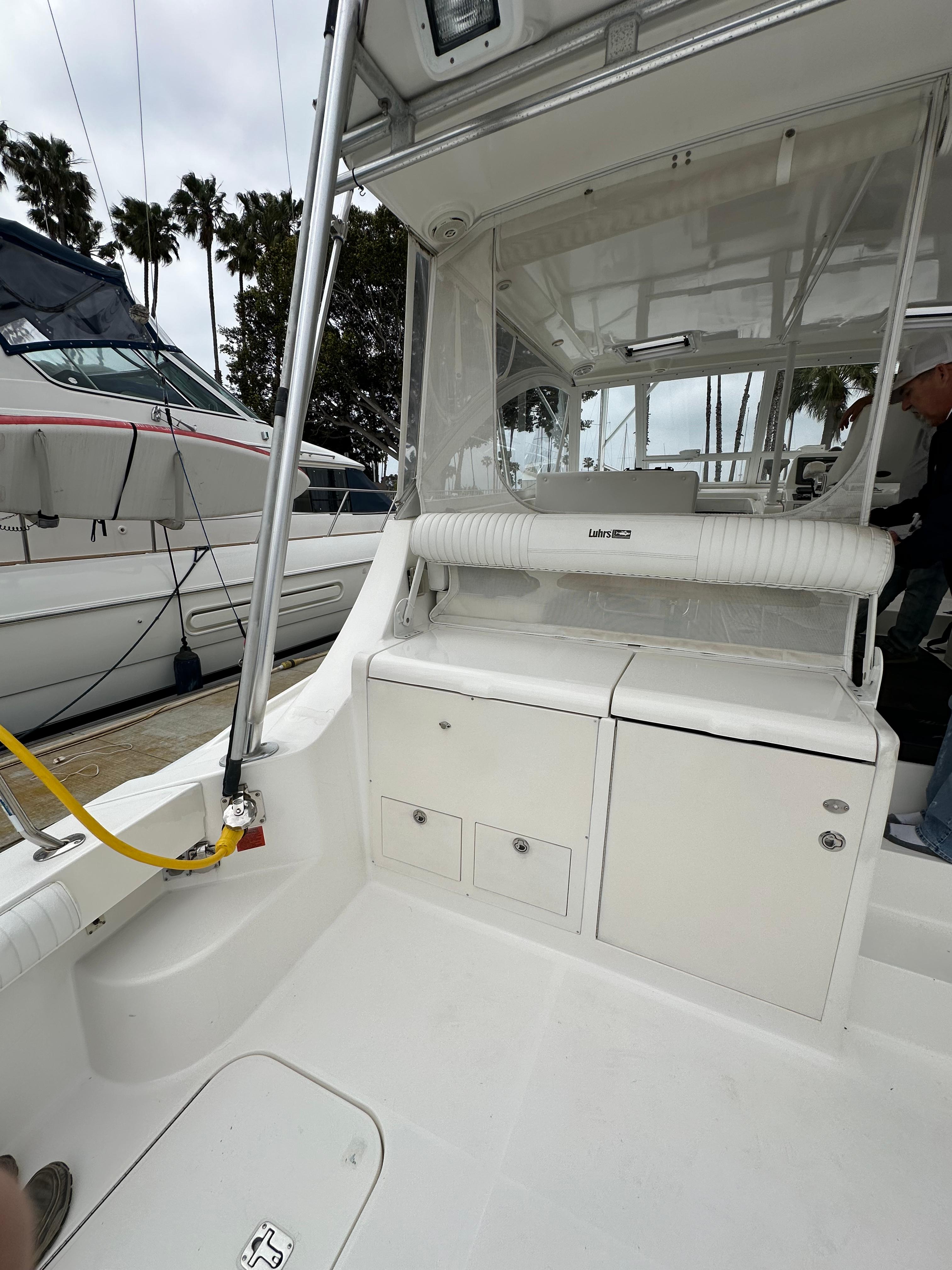 2007-luhrs-41-express-power-9773661-20250529141515188-1_XLARGE