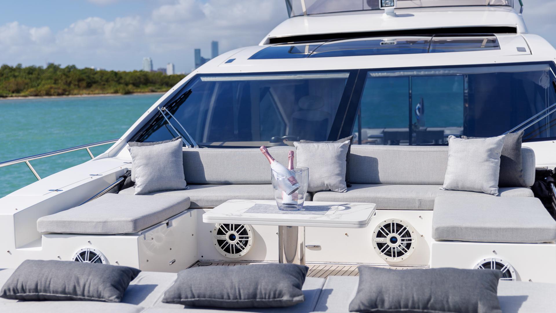2016 Azimut 77S