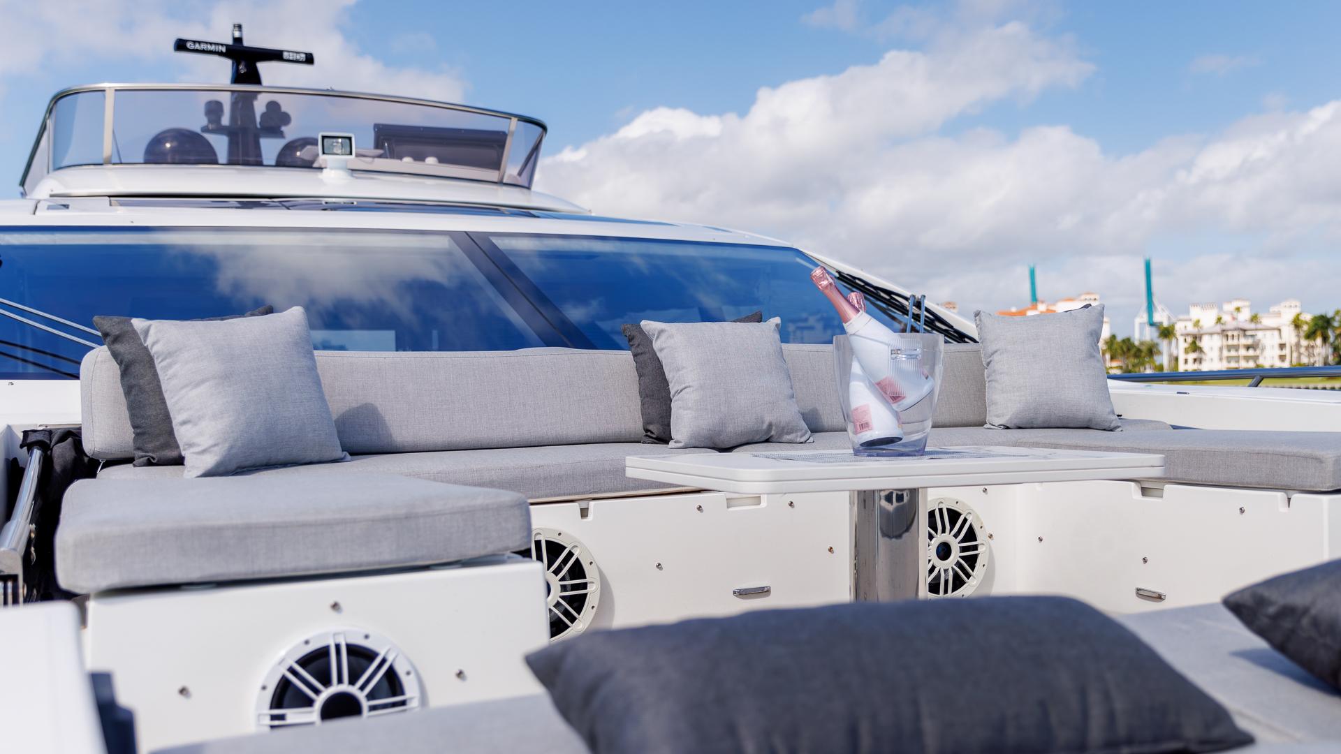 2016 Azimut 77S