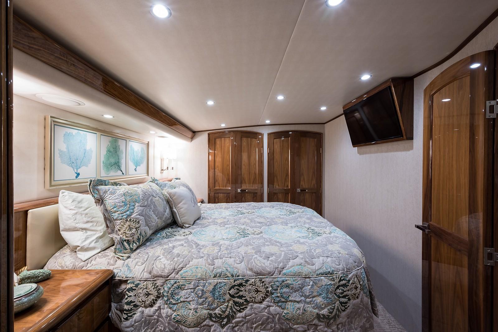 Viking 62 REEL DRAG - Master Stateroom Bed & TV