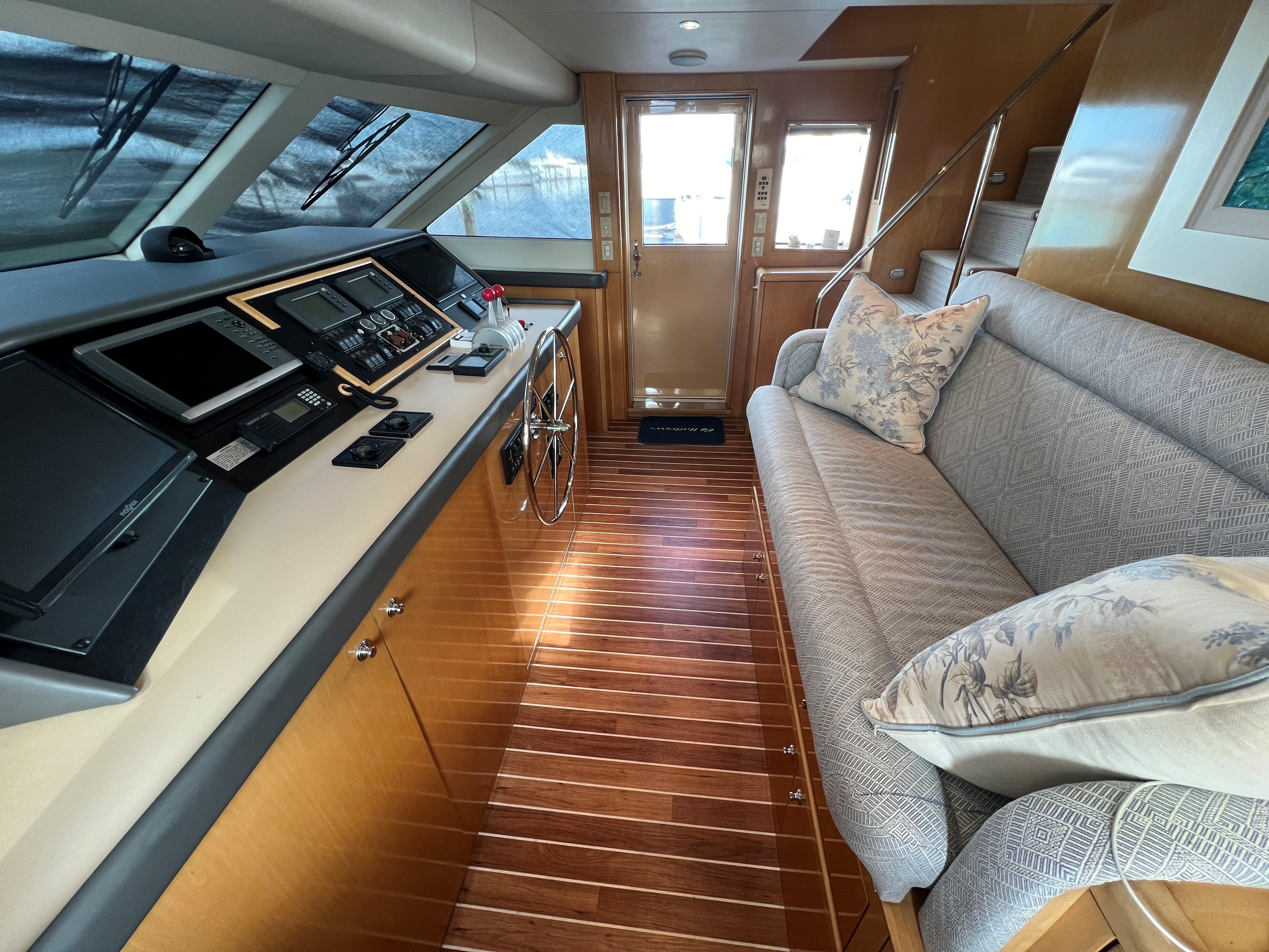 2001-hatteras-75-cockpit-motor-yacht-power-9623673-20250528125840626-1_XLARGE