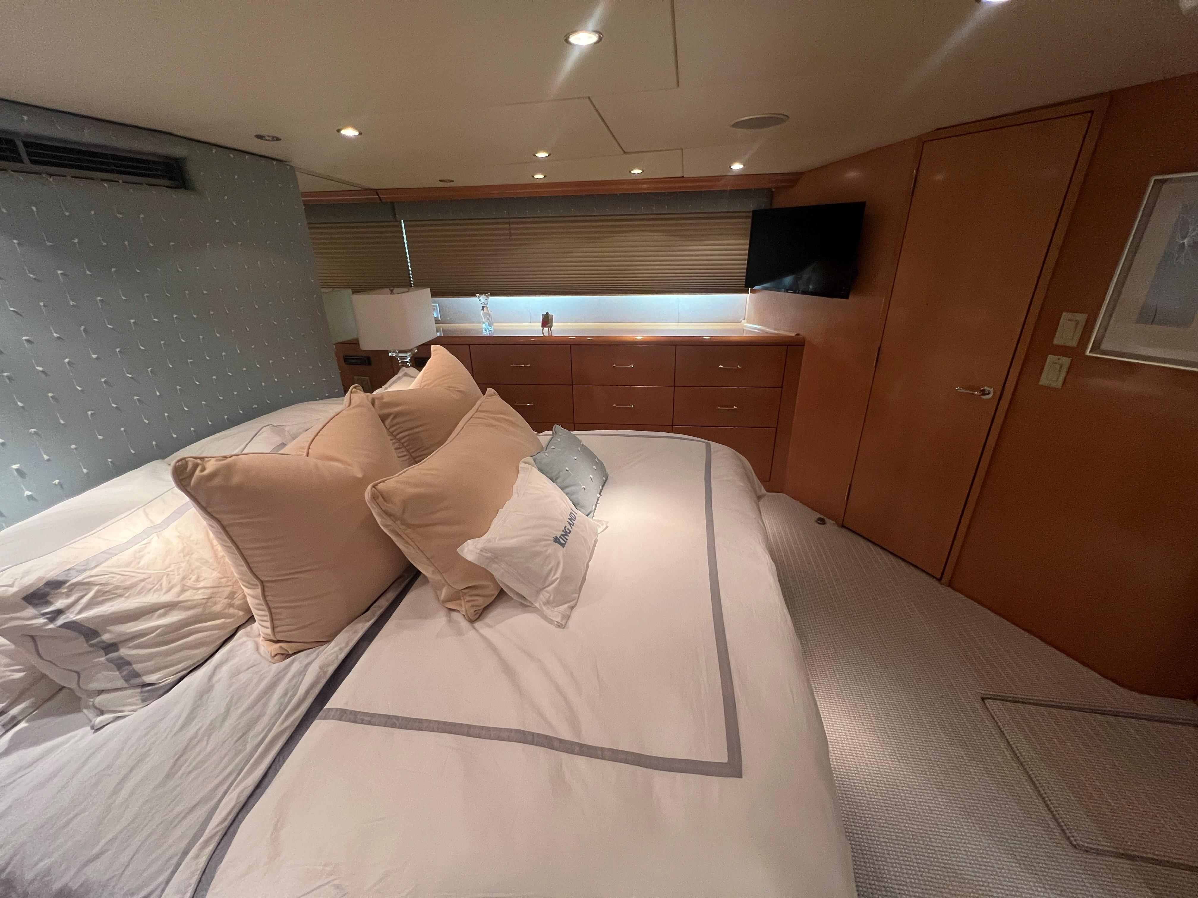 2001-hatteras-75-cockpit-motor-yacht-power-9623673-20250528130226343-1_XLARGE