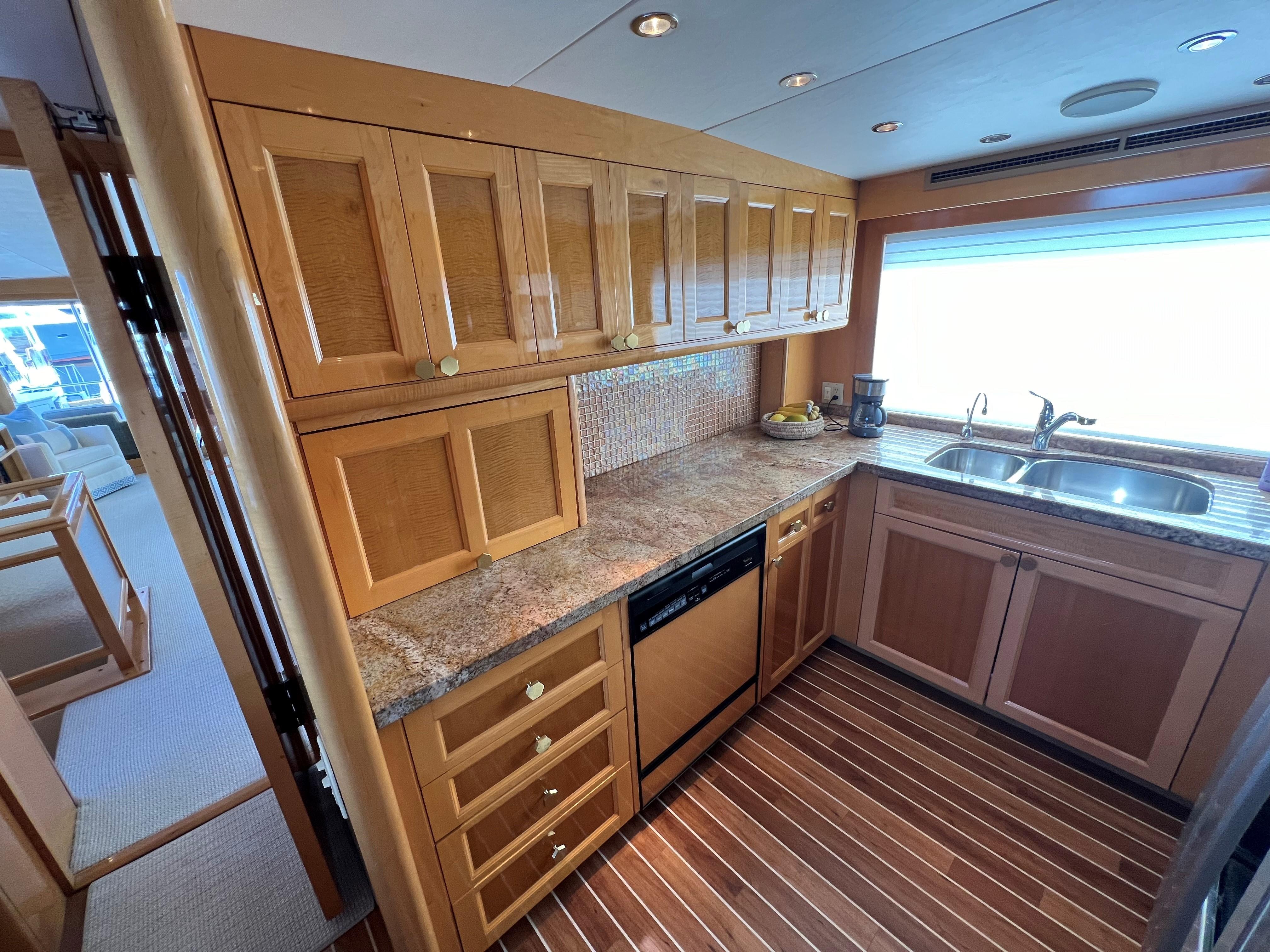 2001-hatteras-75-cockpit-motor-yacht-power-9623673-20250528131739243-1_XLARGE