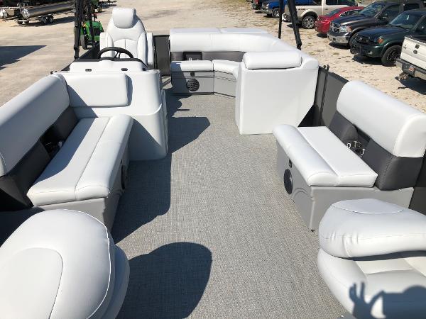 2021 Bentley boat for sale, model of the boat is 243 Fish & Image # 10 of 28