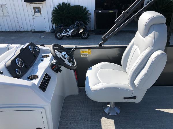 2021 Bentley boat for sale, model of the boat is 243 Fish & Image # 19 of 28