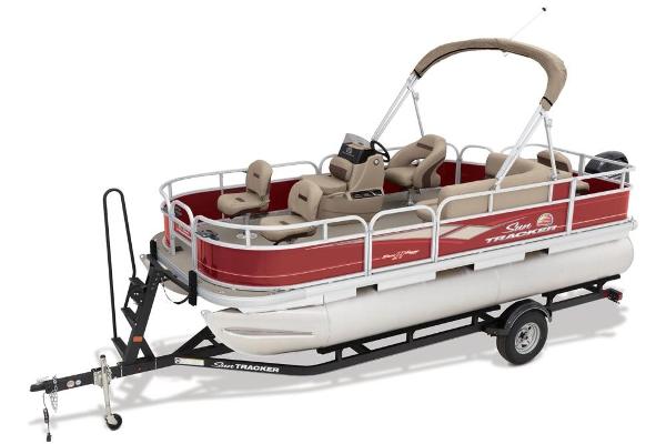 2019 Sun Tracker boat for sale, model of the boat is Bass Buggy 18 DLX & Image # 3 of 32