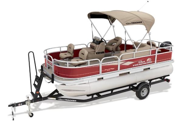 2019 Sun Tracker boat for sale, model of the boat is Bass Buggy 18 DLX & Image # 4 of 32